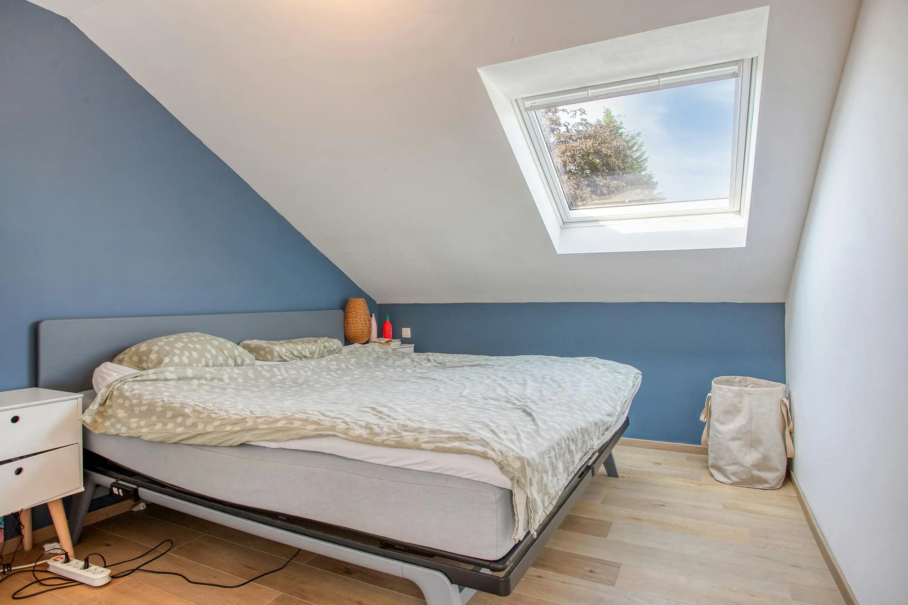 Ruime halfopen bebouwing te Sint-Andries op centrale locatie foto 17