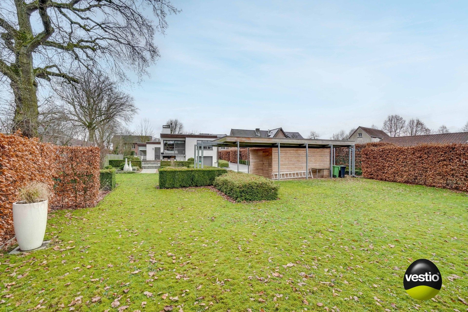 MODERNE, GERENOVEERDE BUNGALOW OP 17,34 ARE foto 4