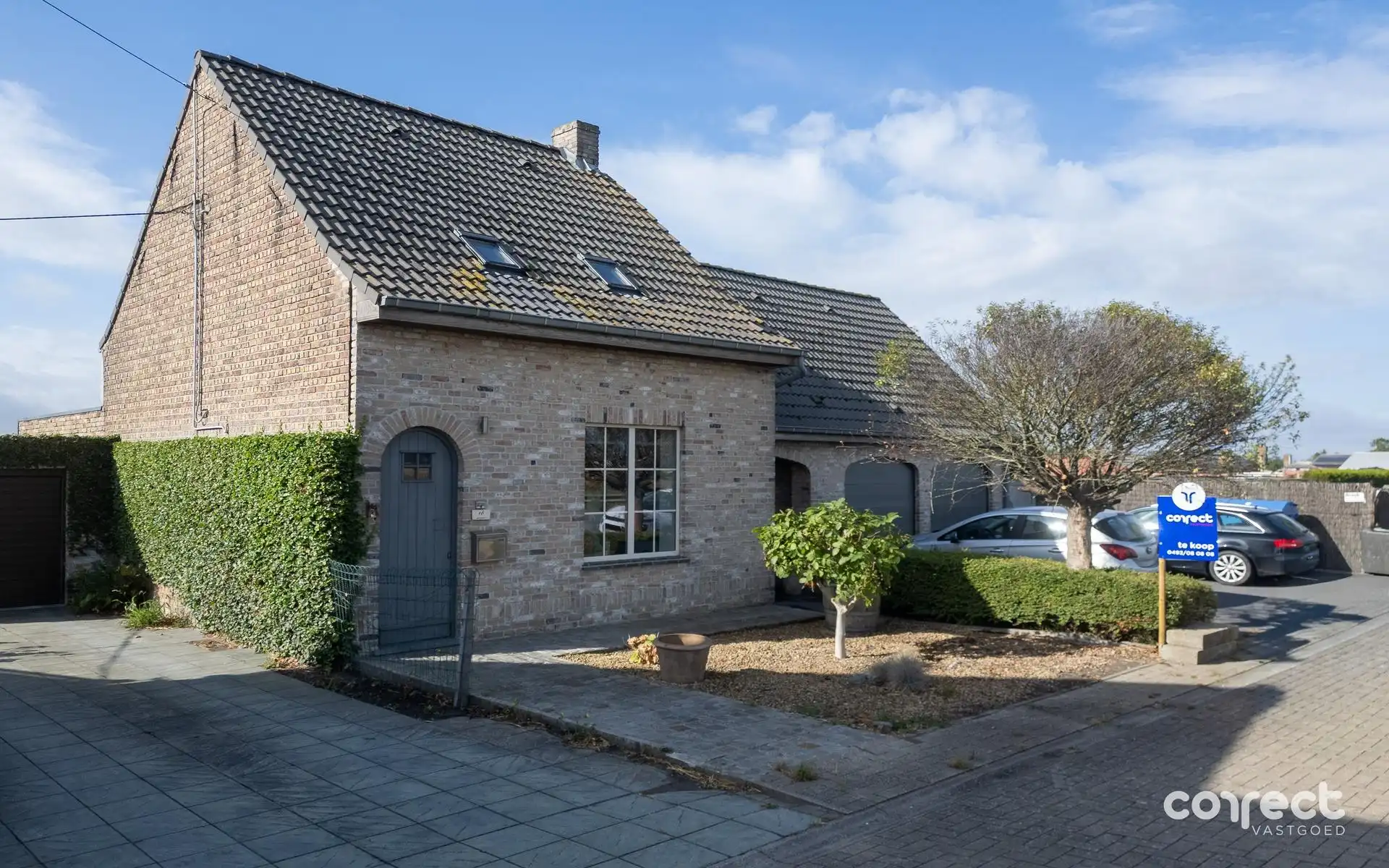 Hoofdfoto van de publicatie: Landelijk gelegen woning op ruim perceel nabij de kust.