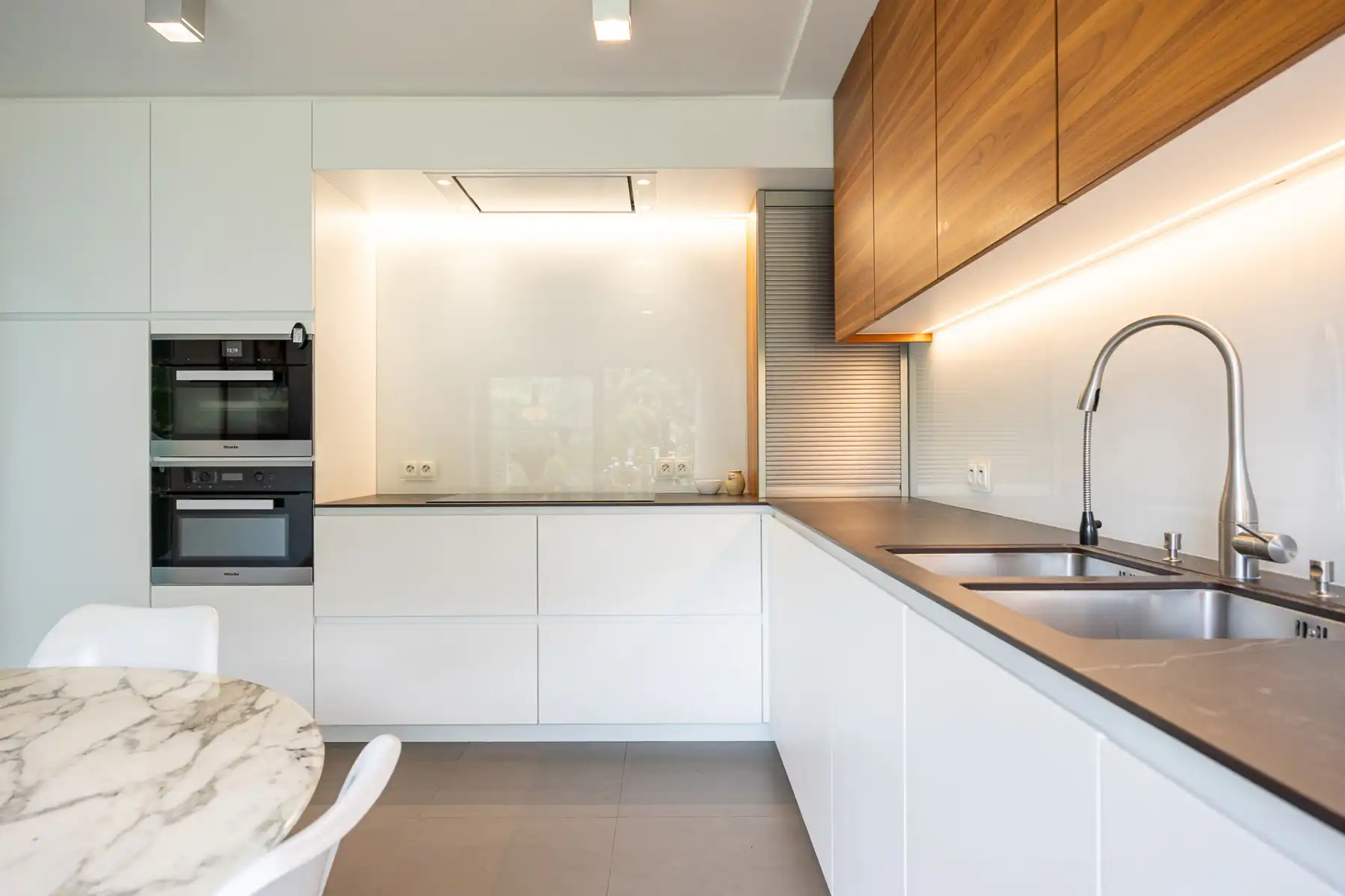 Degelijke en energiezuinige villa  op ca. 1000 m2 foto 12