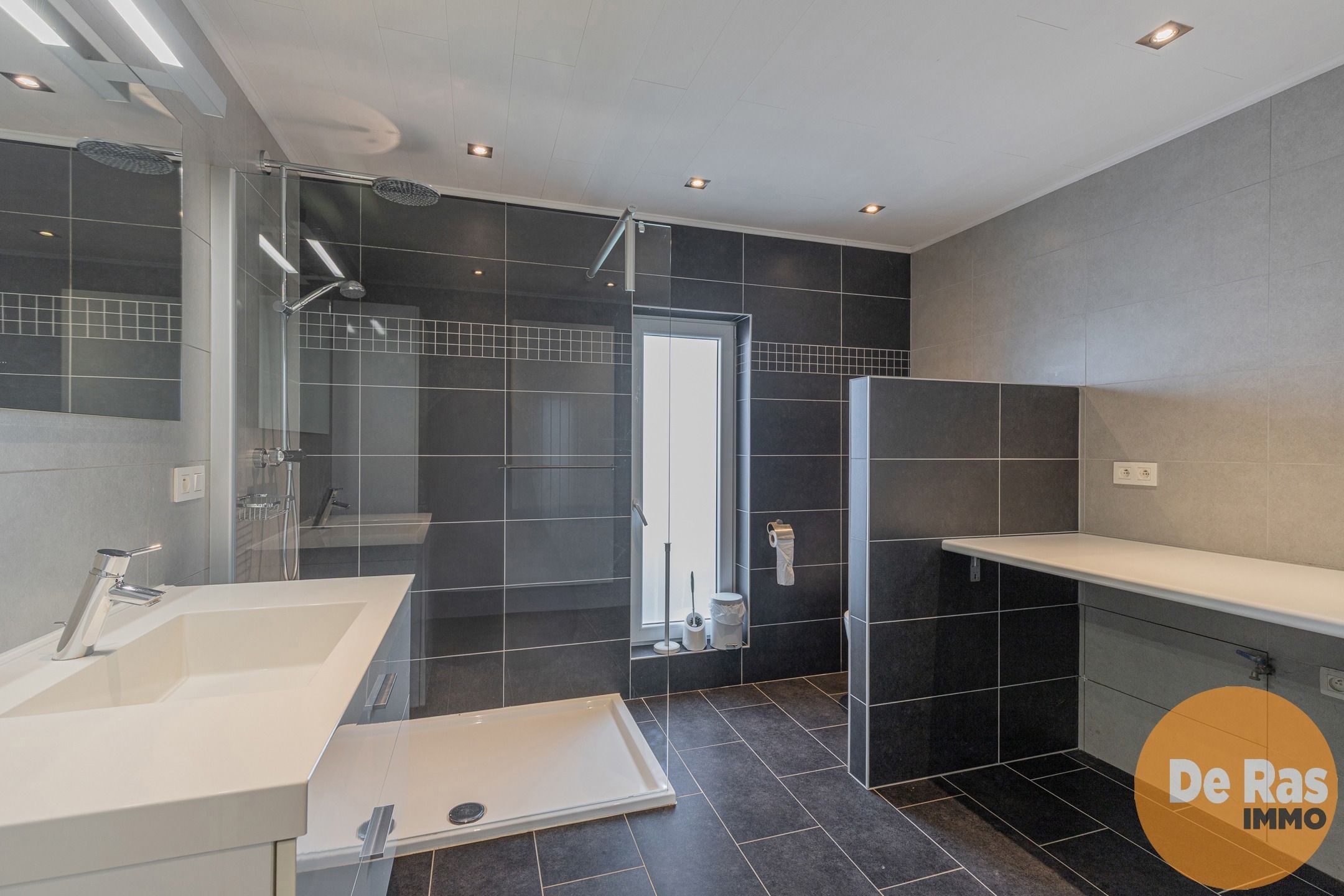  ERONDEGEM- Instapklare woning met grote tuin  foto 16