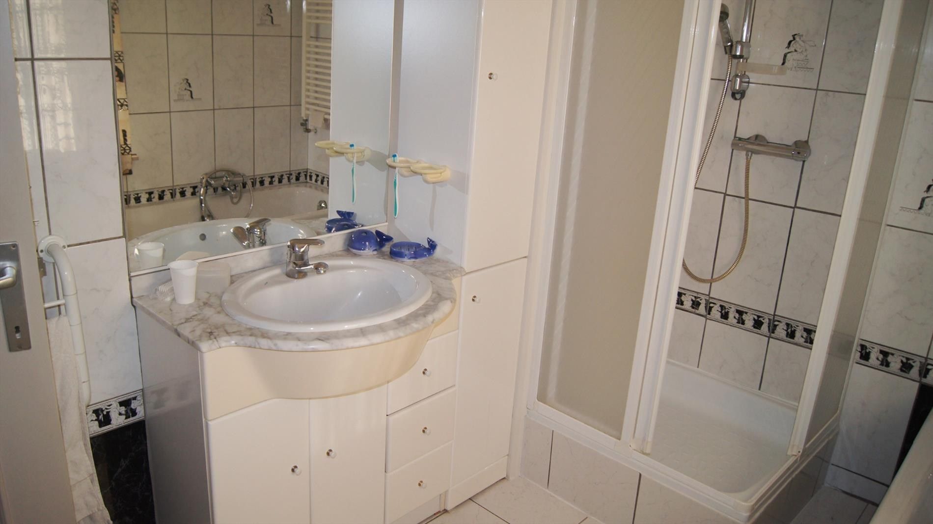 Gezinswoning met 3 slpks, bureau, garage en tuin foto 11