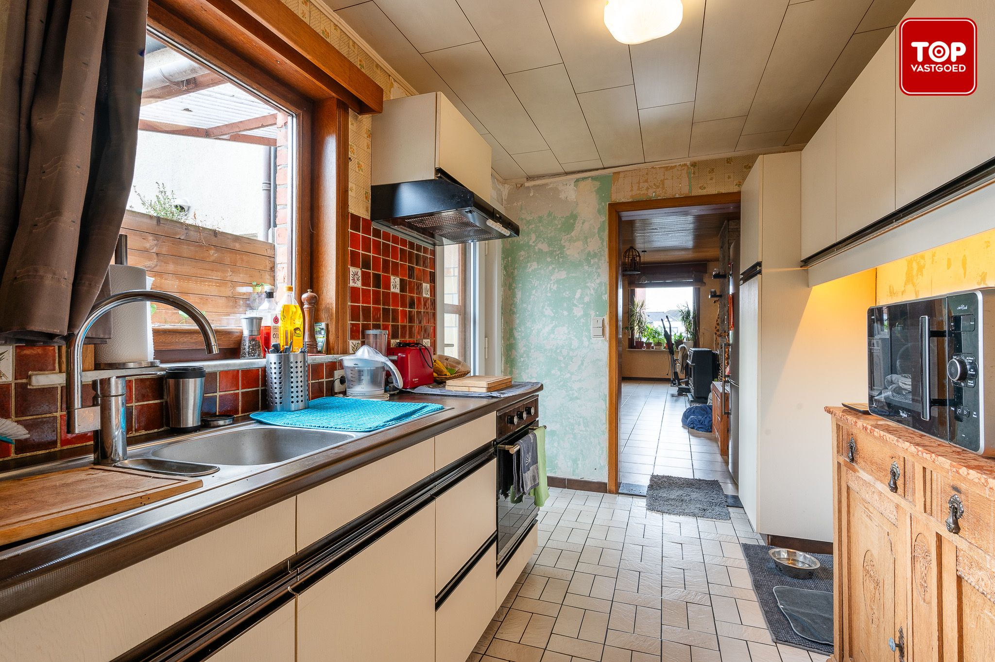 Te renoveren woning met uitstekende bereikbaarheid foto 8