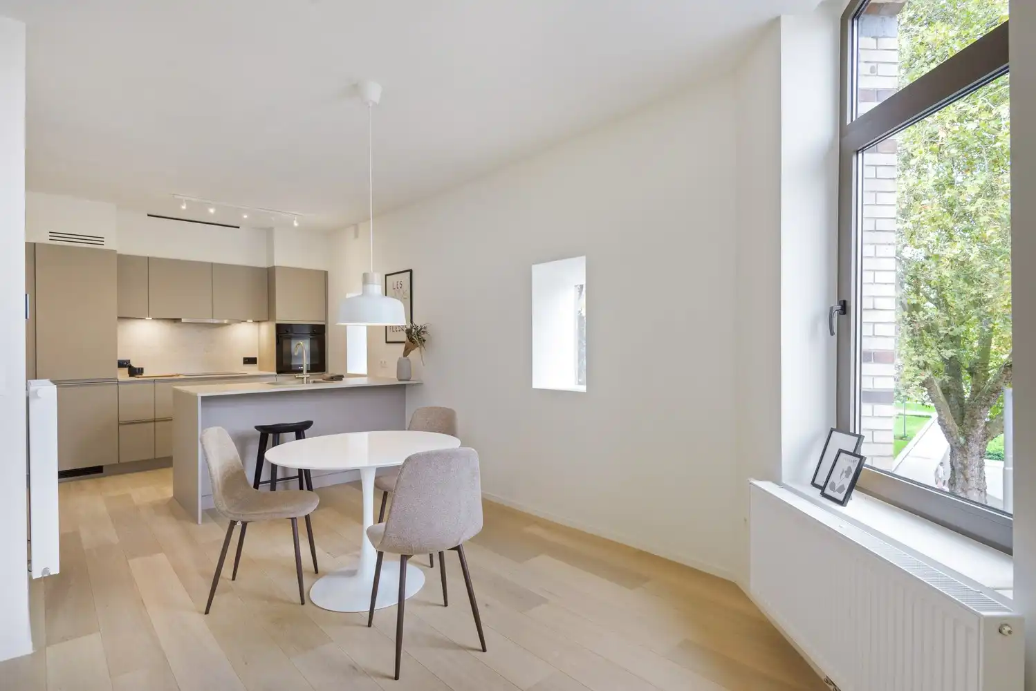 Gerenoveerd appartement met 2 ruime slaapkamers in historisch gebouw foto 5