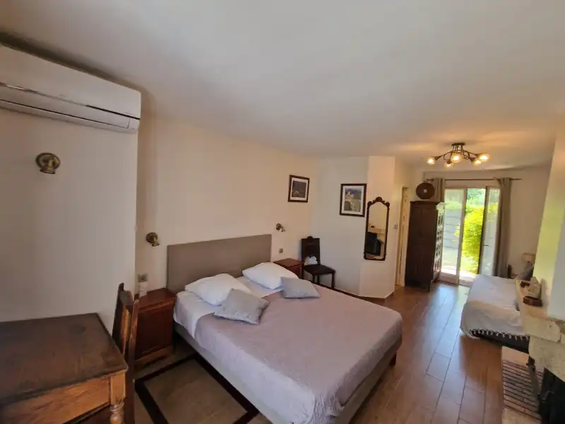 Villa omgevormd tot B&B met vijf mooie kamers en studio in een prachtige en groene omgeving in Carcasonne foto 12