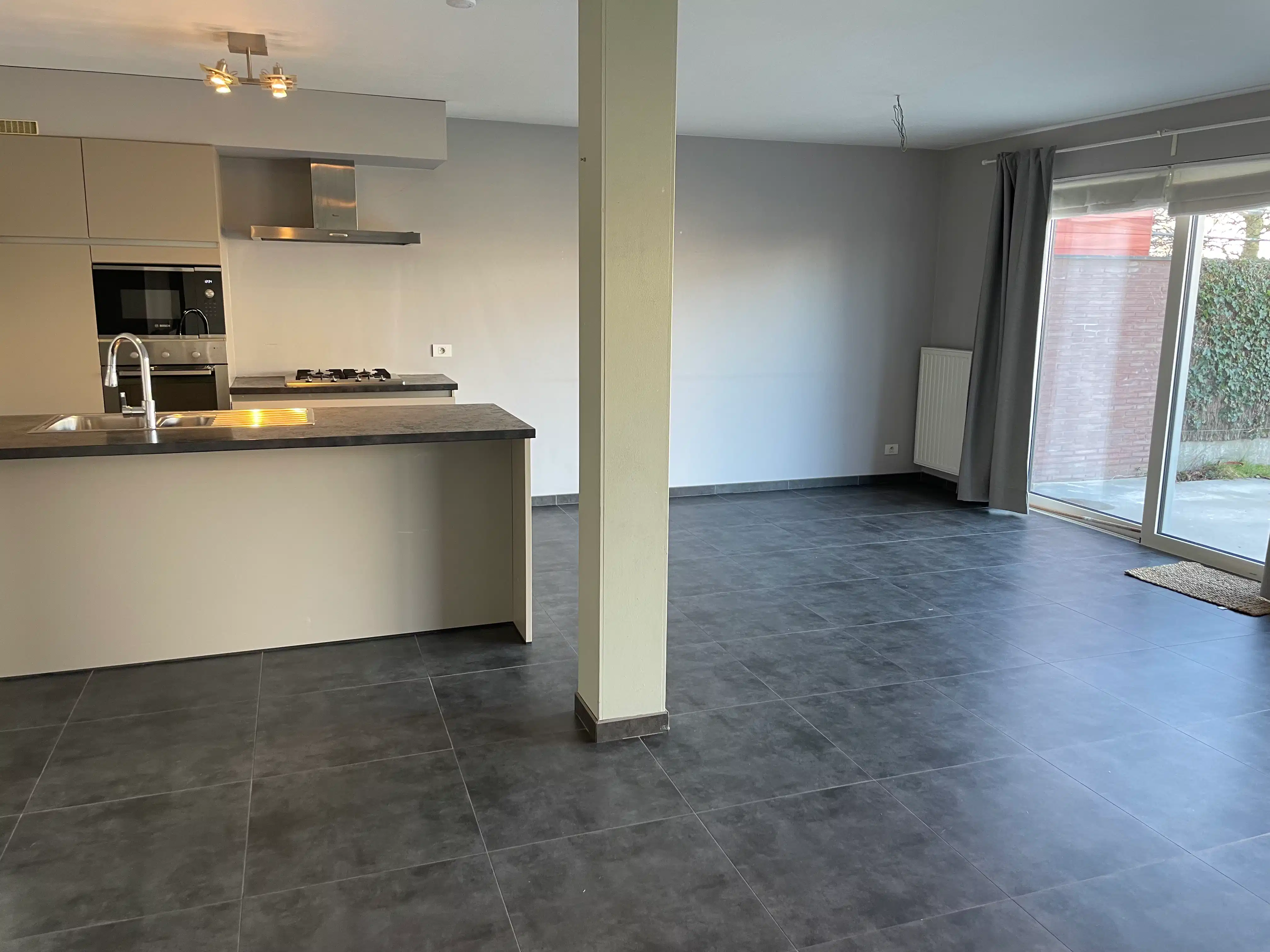 Moderne 3-slpk EENGEZINSWONING + tuin foto 8