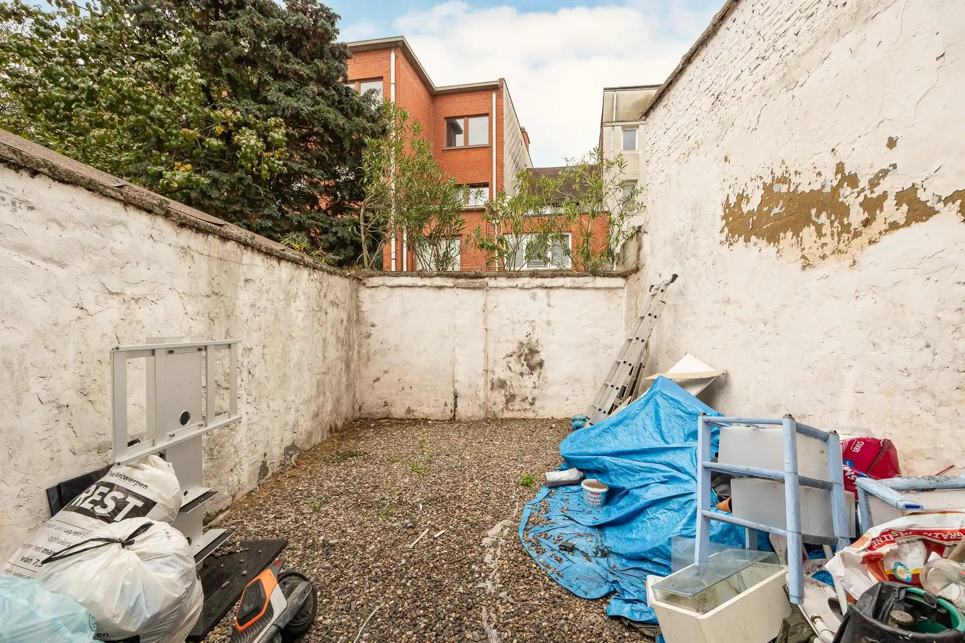 Woning met 5 SLPKS in opkomende buurt van 2060 foto 5