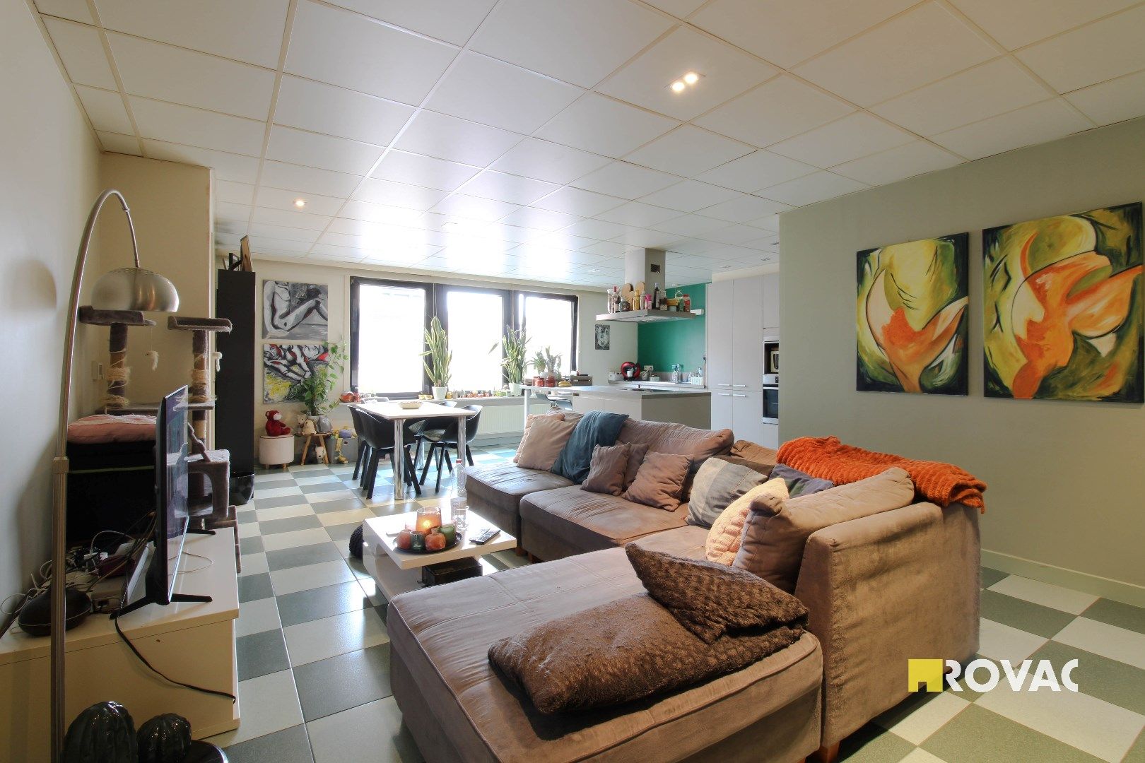 Ruim en instapklaar appartement met 2 slaapkamers! foto 2