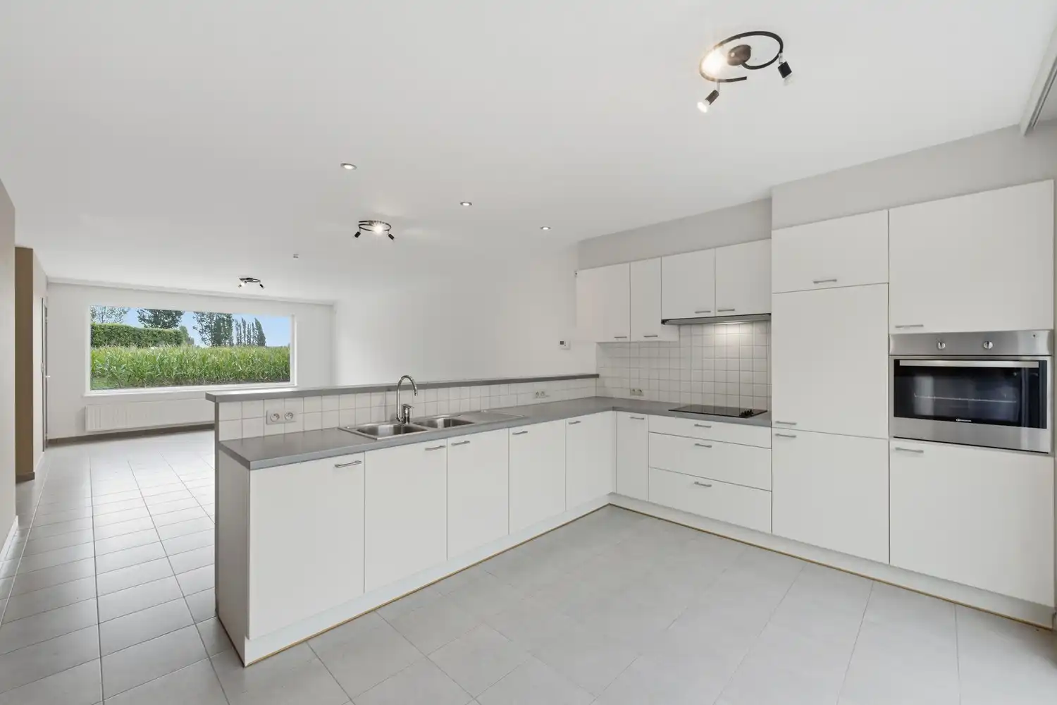 IZENBERGE: Recente rijwoning met alle comfort, 3 slaapkamers, gezellig tuintje en garage op 151m² grondopp. foto 6