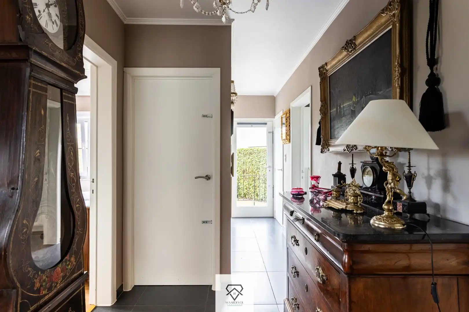 Gelijkvloerse woning met tuin en veel potentieel in Drongen foto 9