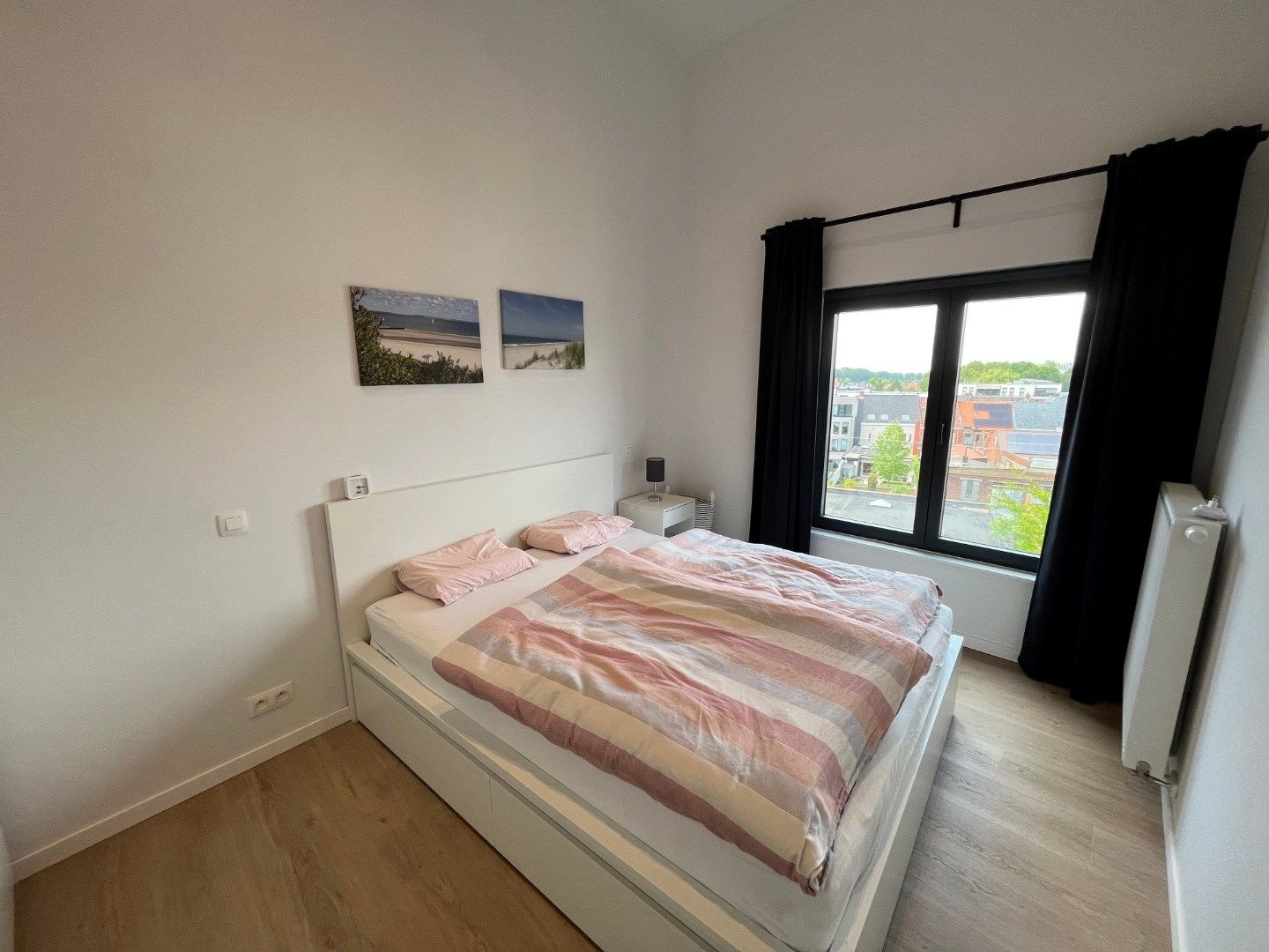Bijzonder ruim dakappartement met terras. foto 9