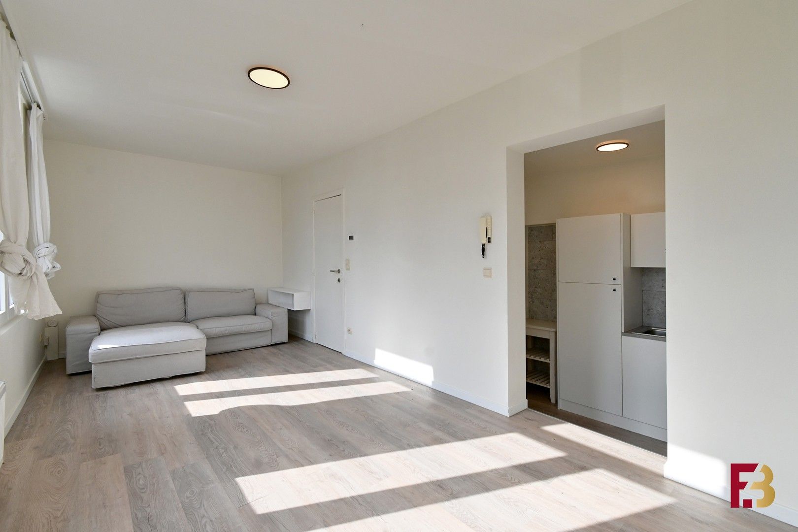 veelzijdige woning in het populaire Ekkergem foto 5