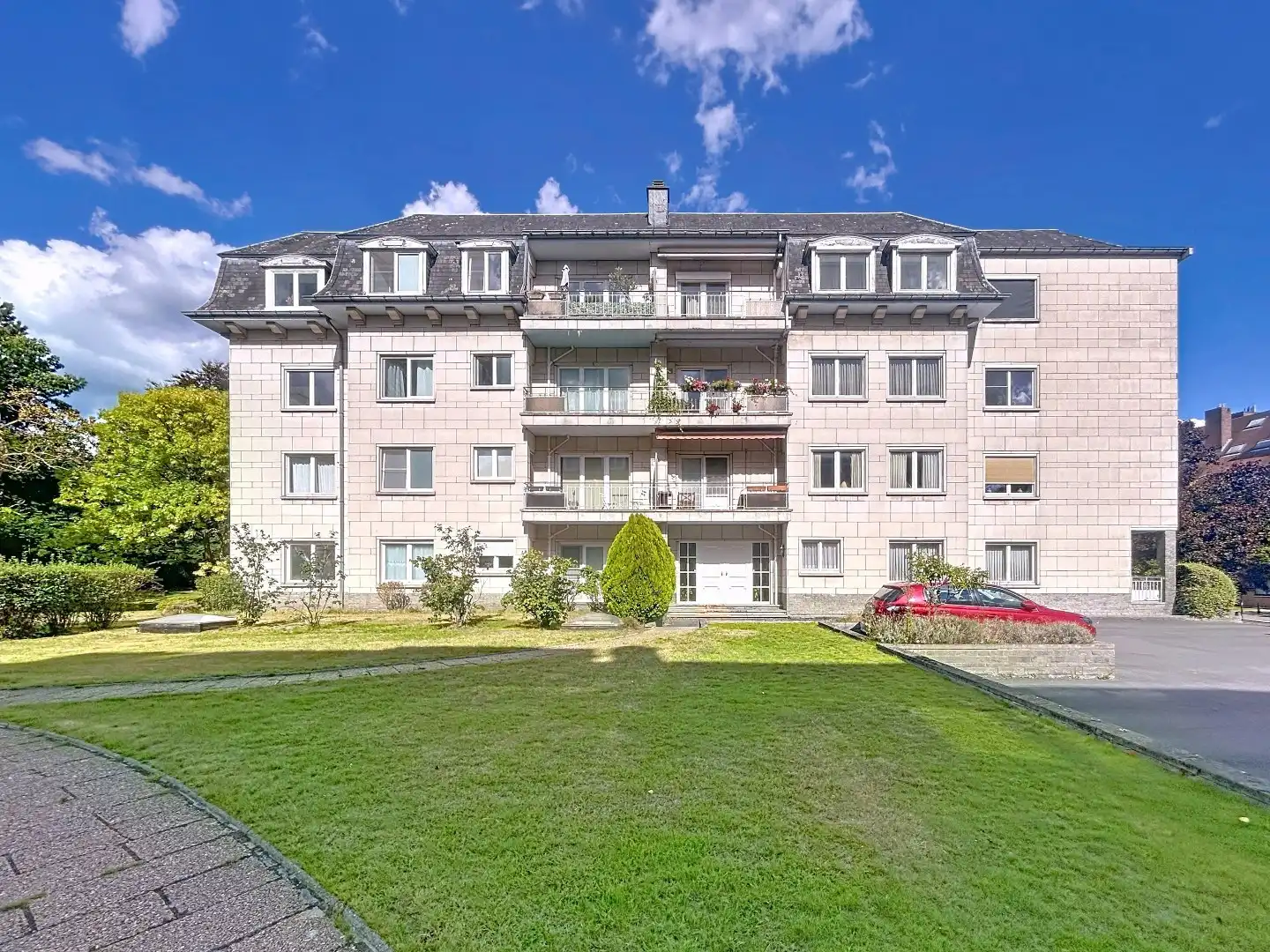 Gezellig 3-slaapkamer appartement met terras foto 10