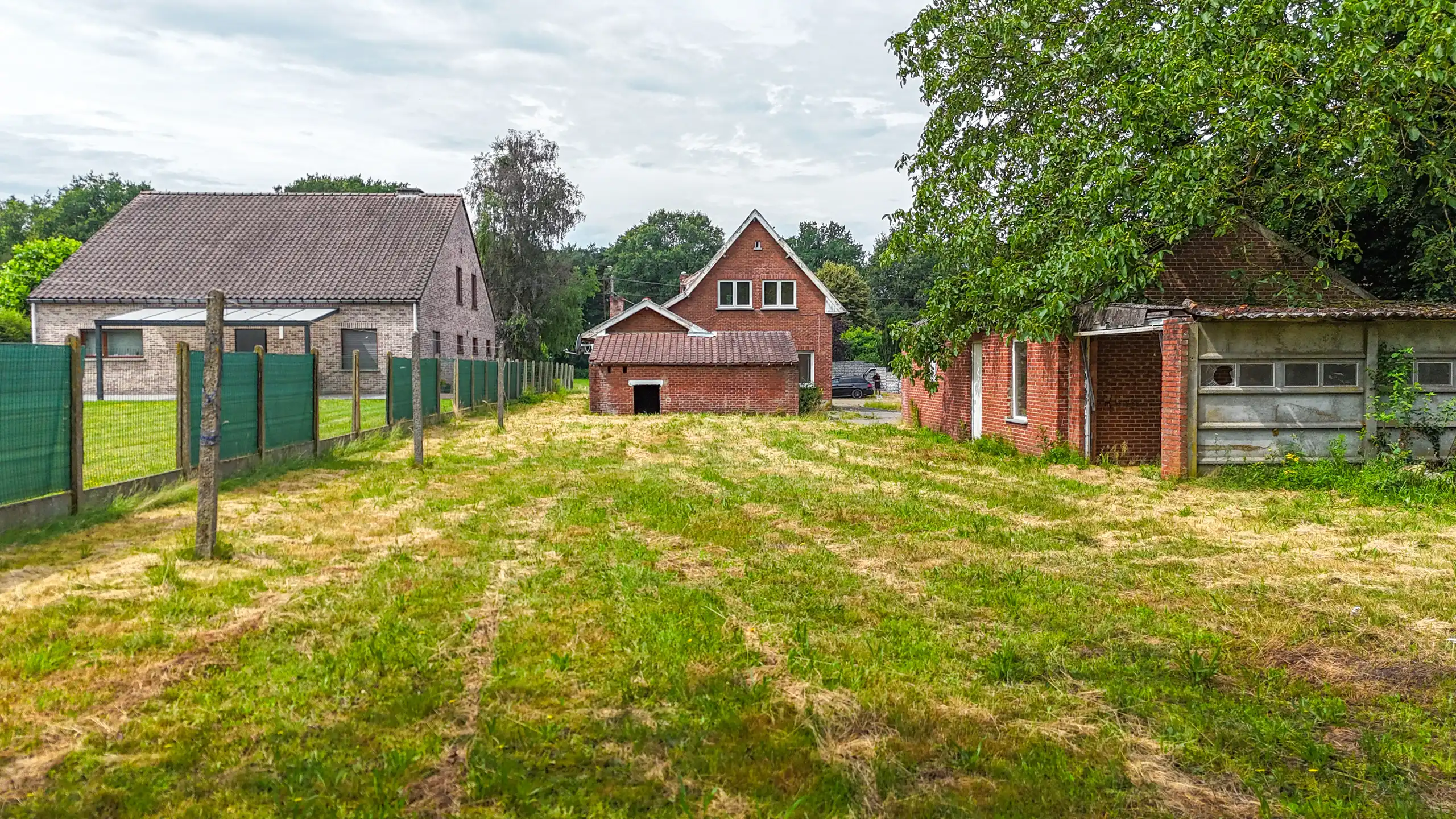 Te renoveren woning op groot perceel te Heusden-Zolder! foto 30