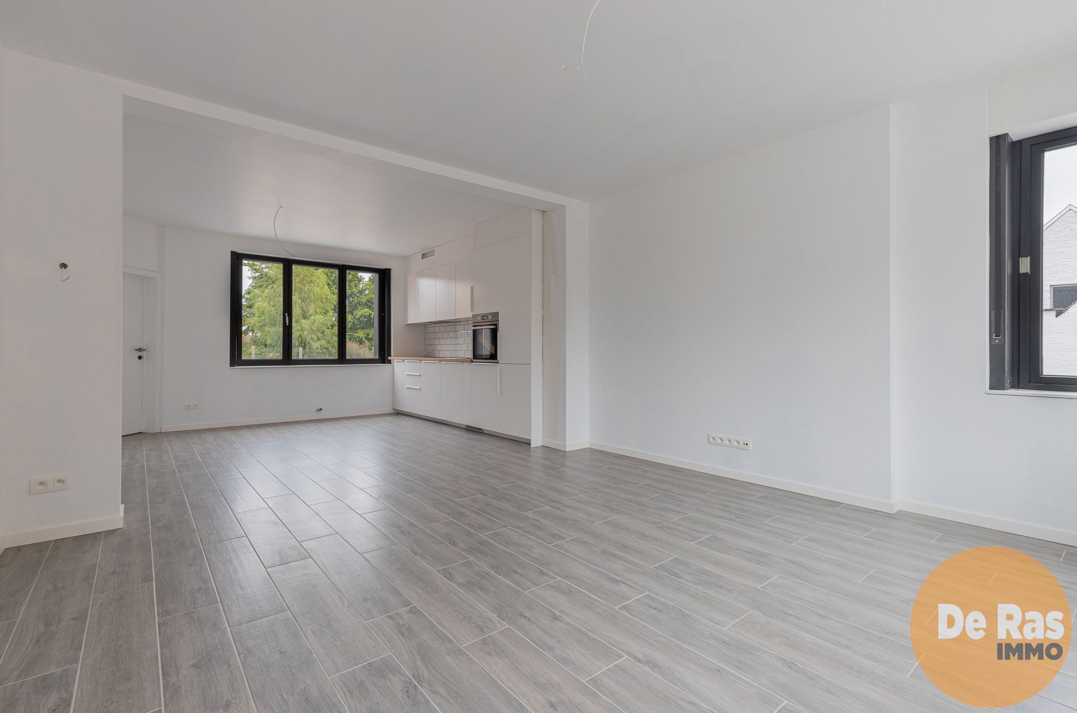 HILLEGEM – Mooi gerenoveerde woning met aangename tuin foto 8
