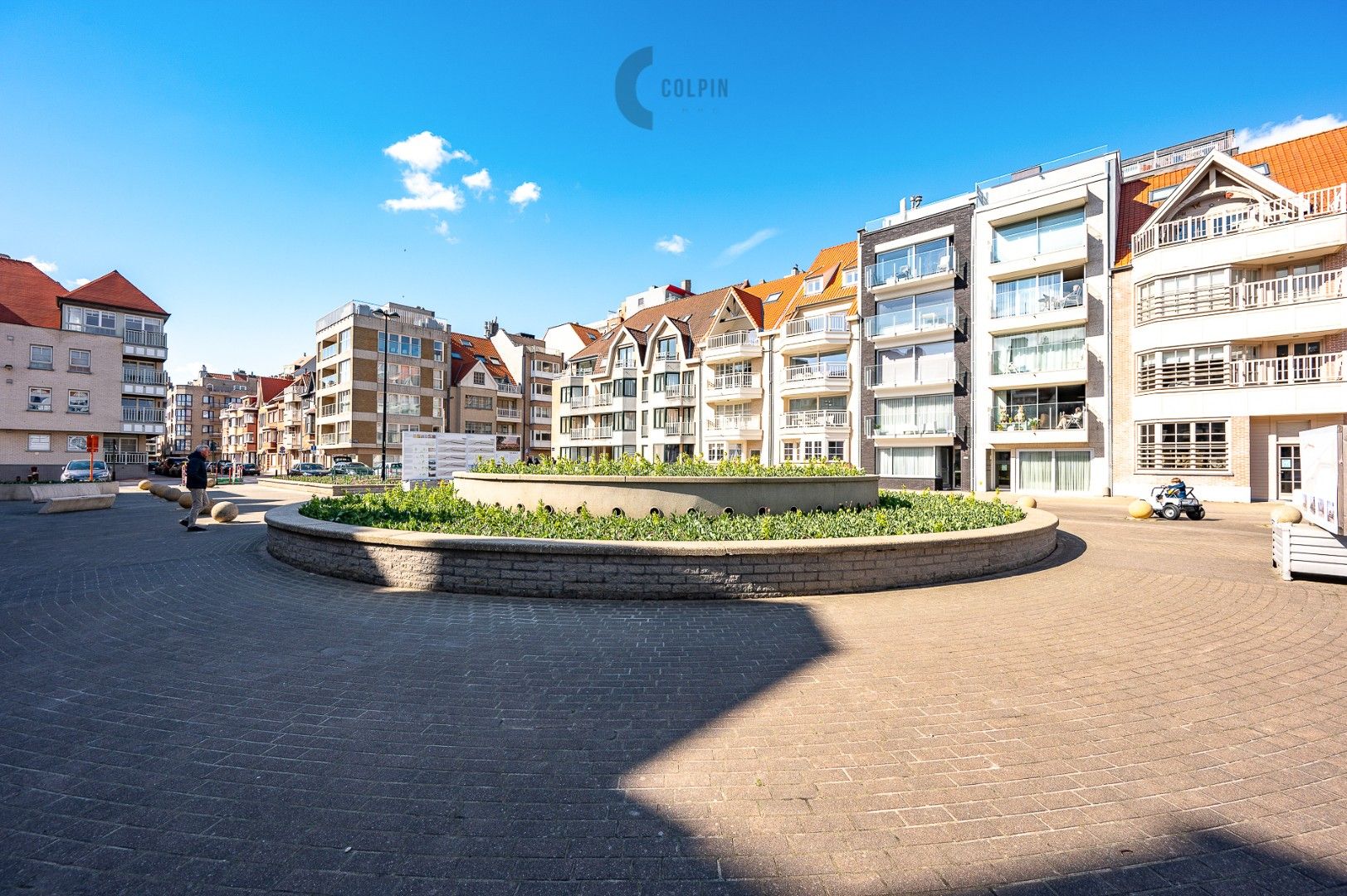 Stijlvol appartement nabij het Kinkhoornplein – met zijdelings zeezicht en zonnig terras ! foto {{pictureIndex}}