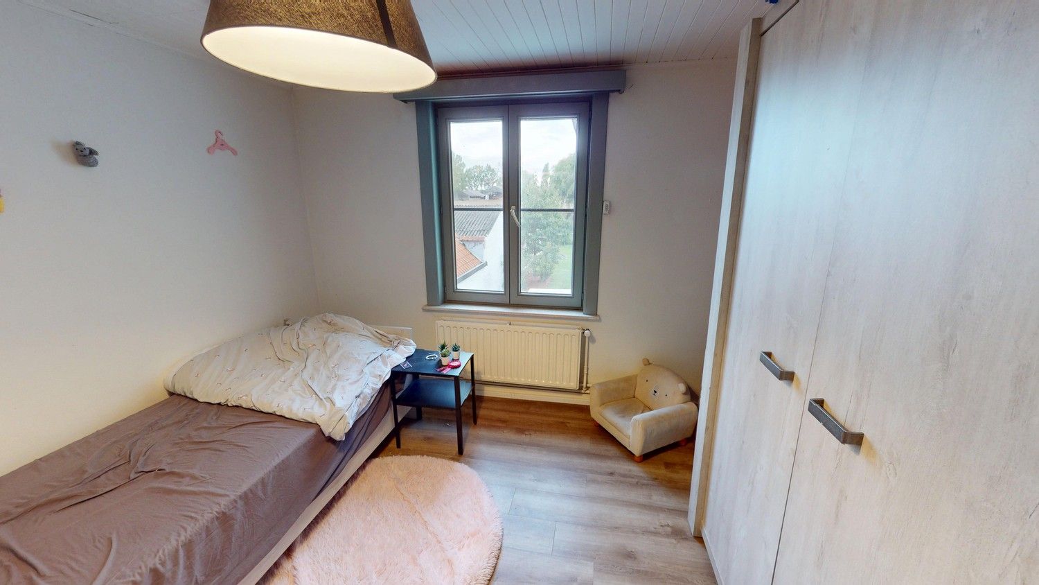 Gerenoveerde gezinswoning met 4 slaapkamers foto 10