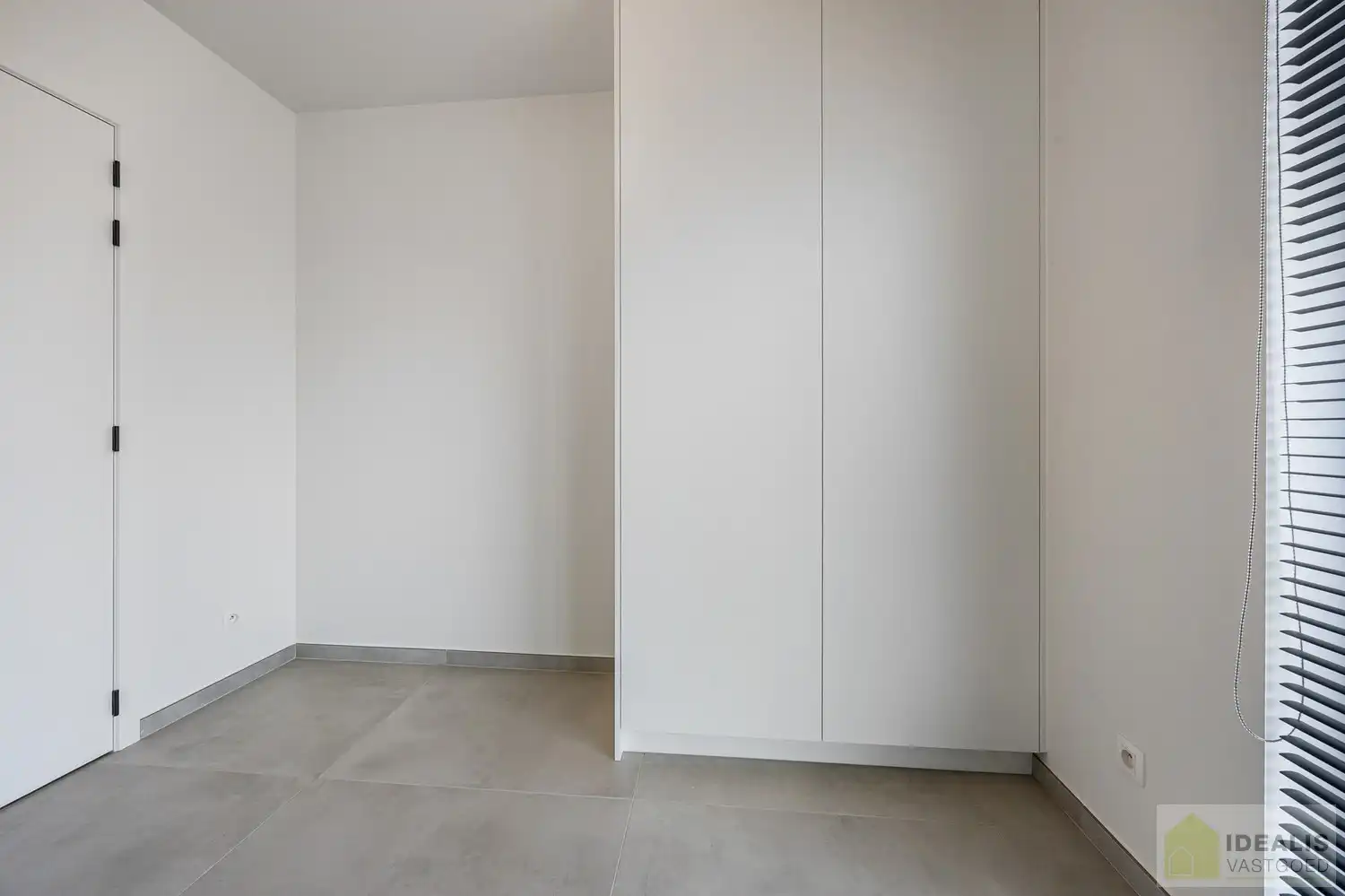 PRACHTIGE NIEUWBOUWWONING (2% REGISTRATIERECHTEN MOGELIJK!) MET EEN HEERLIJK LICHTRIJKE WOONKAMER MET OPEN KEUKEN, RUIME BERGING, BUREEL, 3 SLAAPKAMERS, RUIME DRESSING EN RUIME BADKAMER VOORZIEN VAN ALLE COMFORT! EEN HEERLIJK RUIM HUIS MET EEN NAAR WENS AAN TE LEGGEN TUIN, OP EEN GEGEERDE LOCATIE NABIJ HET CENTRUM VAN PEER! foto 24