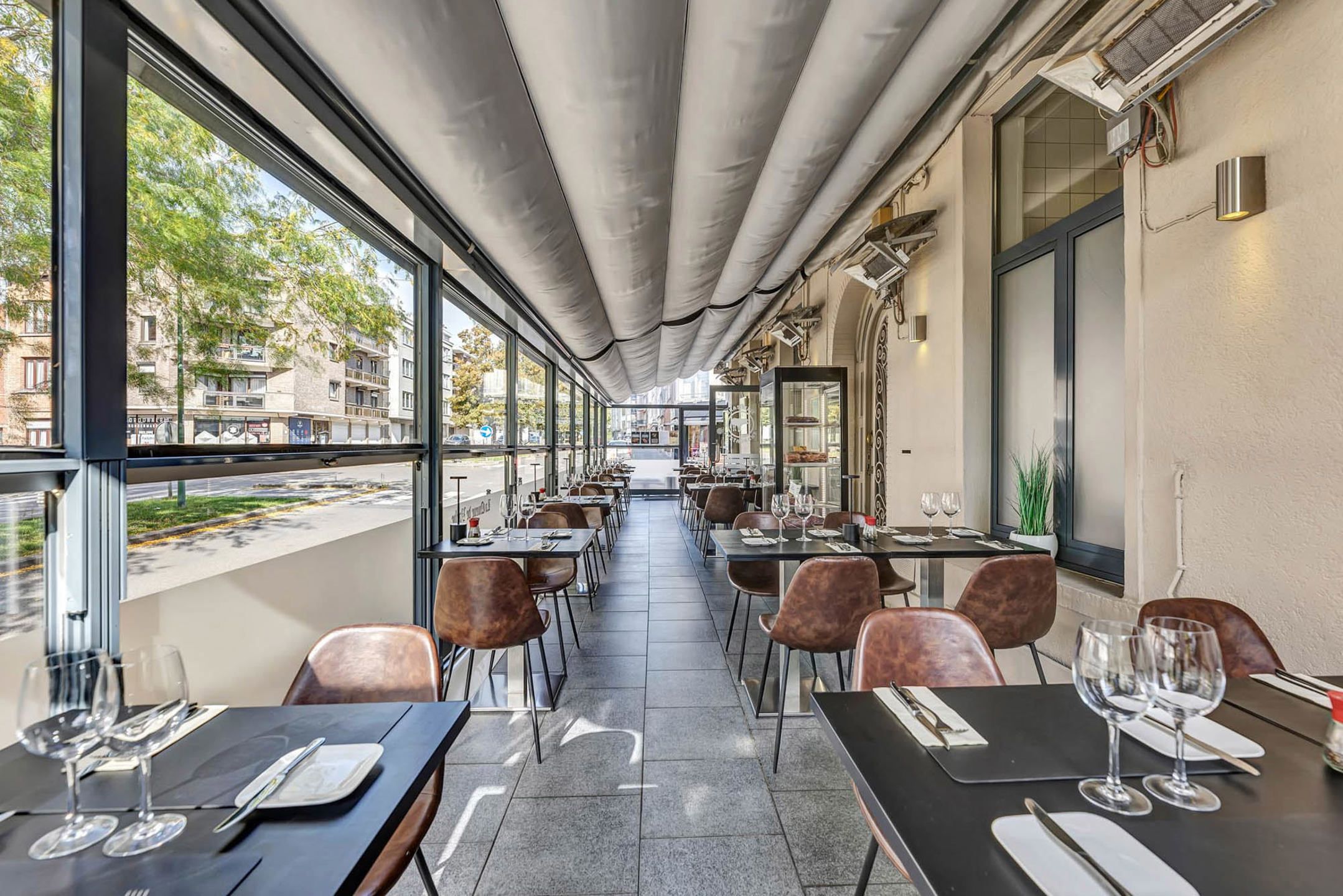 Gewaardeerd restaurant/handelspand met appartementen foto 12