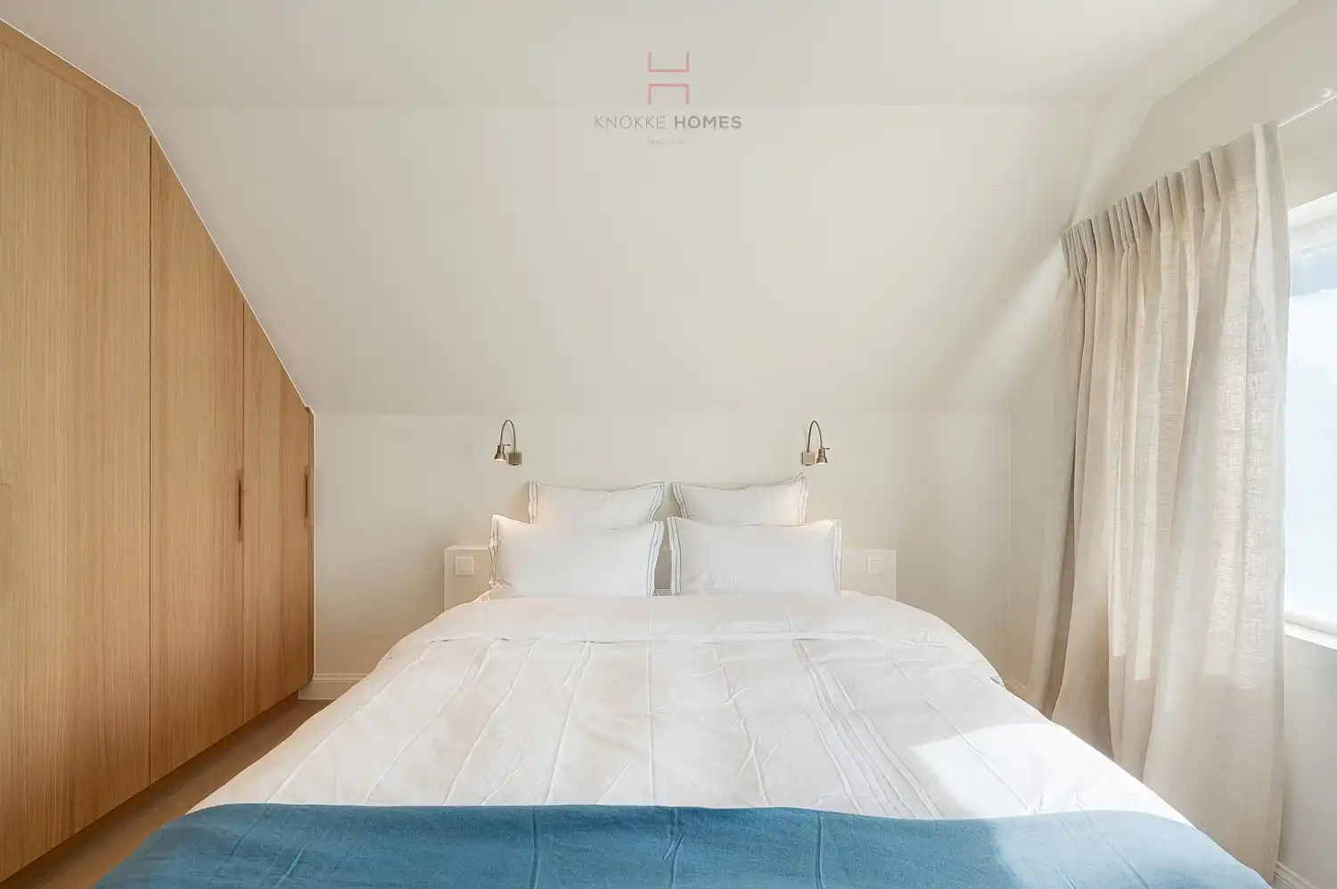 Uitzonderlijk gerenoveerde koppelvilla op topligging in Duinbergen foto 33