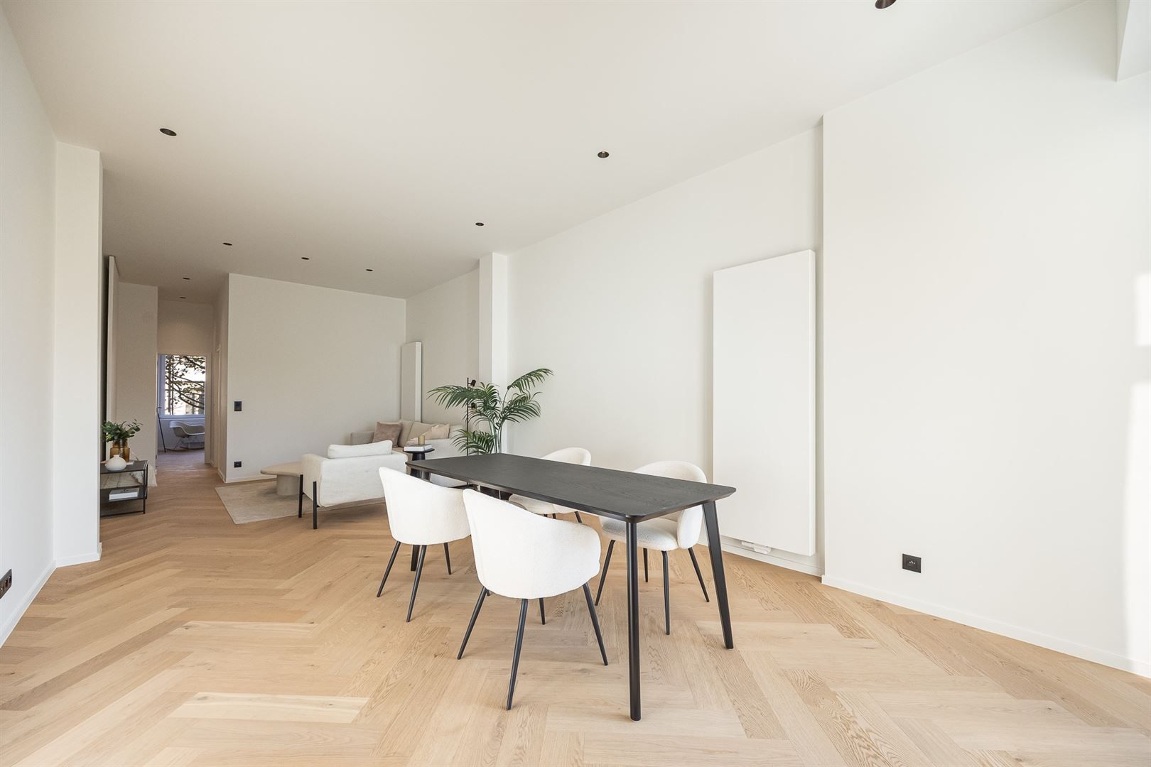 Gerenoveerd appartement met luxe-afwerking en topterras foto 4