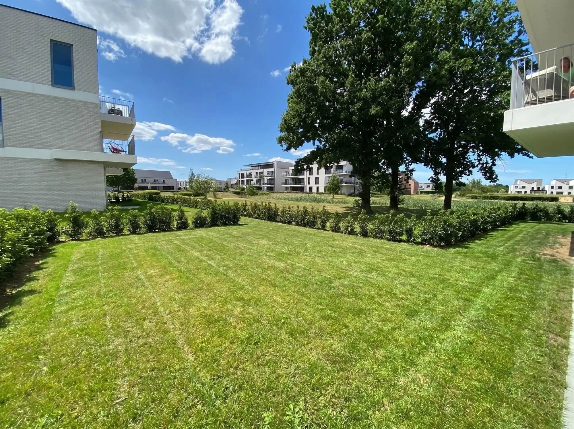 Gelijkvloers nieuwbouwappartement met garage en berging foto 12