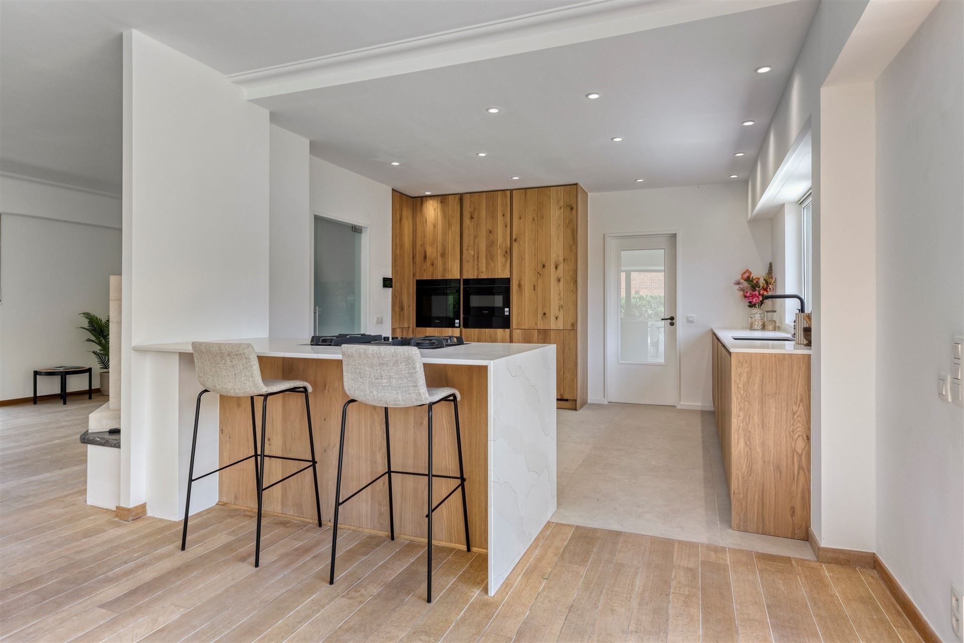 Top-notch gerenoveerde villa met 4 slaapkamers en 3 badkamers op 705m² met zuidtuin foto 15