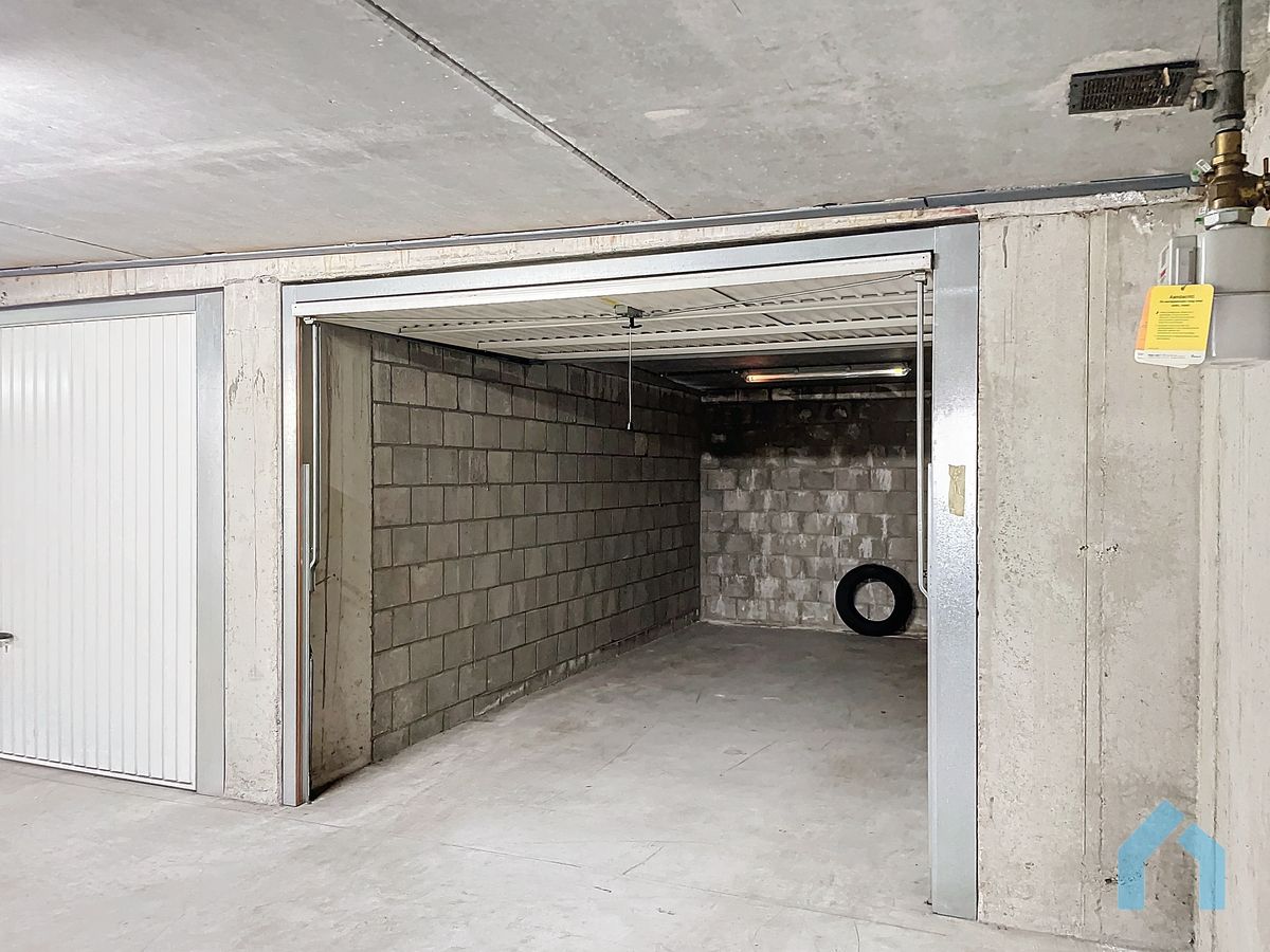Gesloten garagebox foto 3