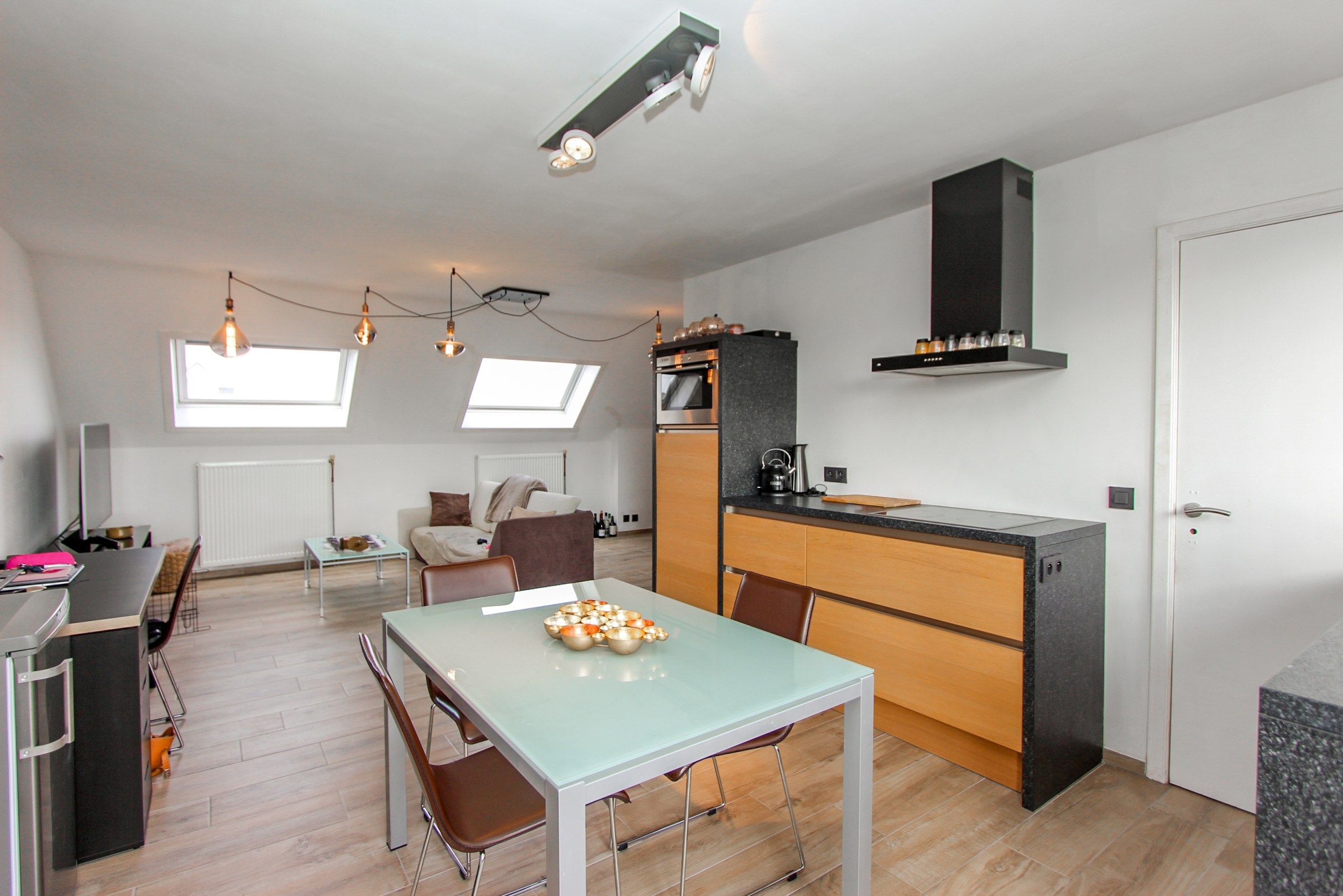 GERENOVEERD DAKAPPARTEMENT MET MOGELIJKHEID TOT GARAGE foto 3