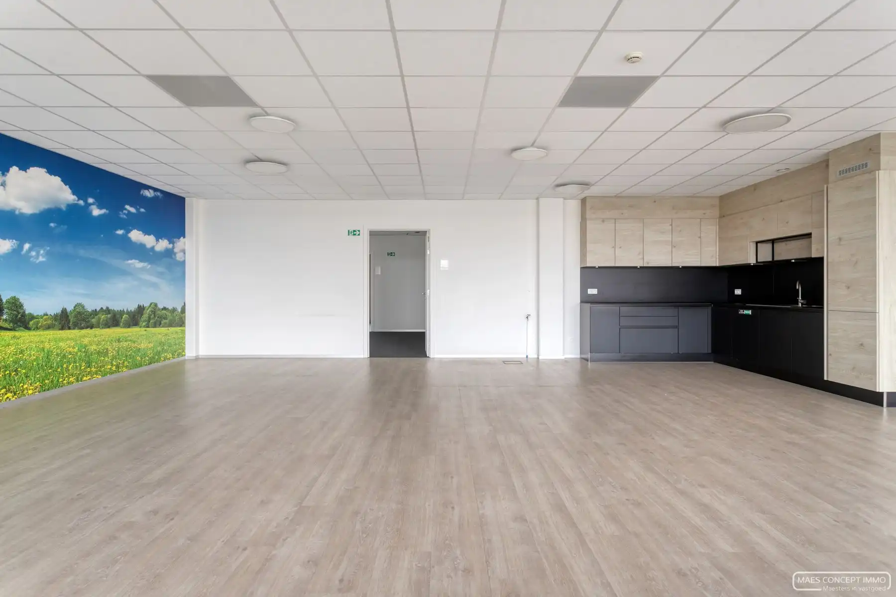 Kantoorruimte 251 m2 te koop vlakbij bij E17 te Zwevegem foto 4