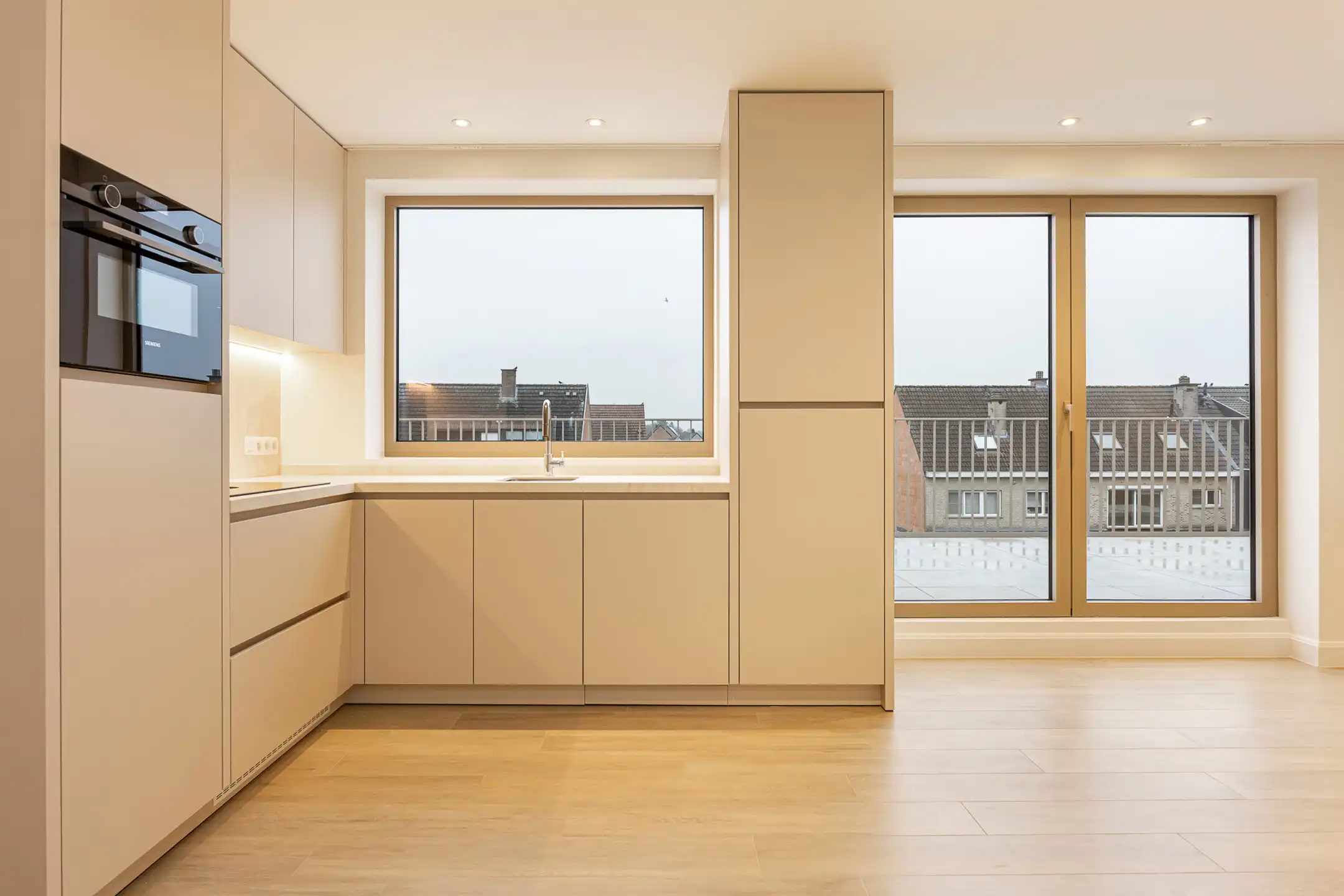 Nieuwbouw penthouse met 1 slaapkamer en groot terras foto 2