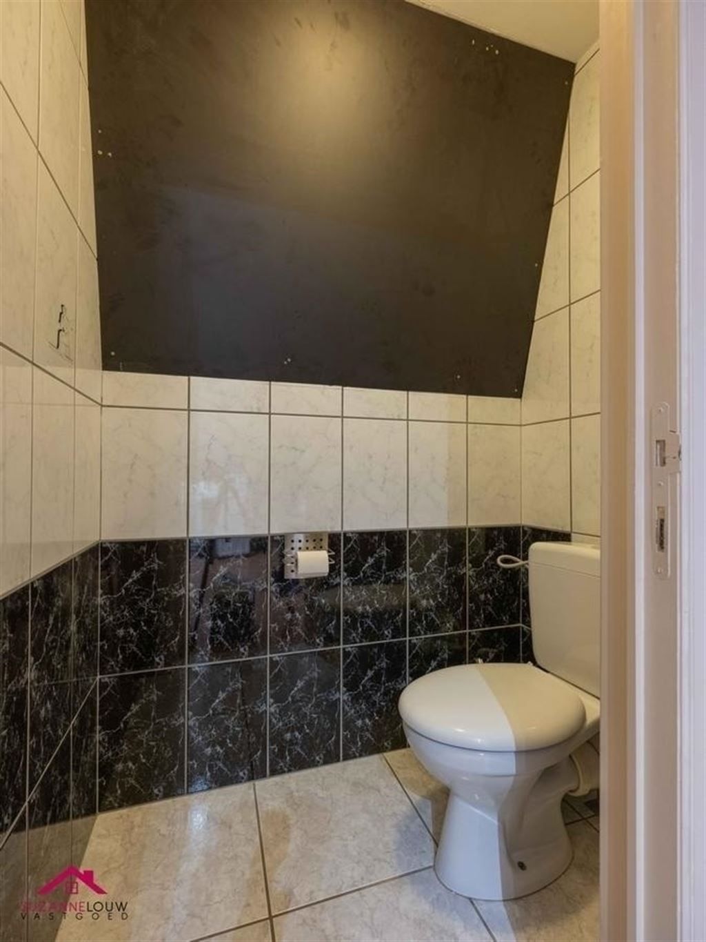 Stijlvolle vrijstaande woning met ruimte voor vrij beroep, garage en verwarmd zwembad op ruim perceel foto 29