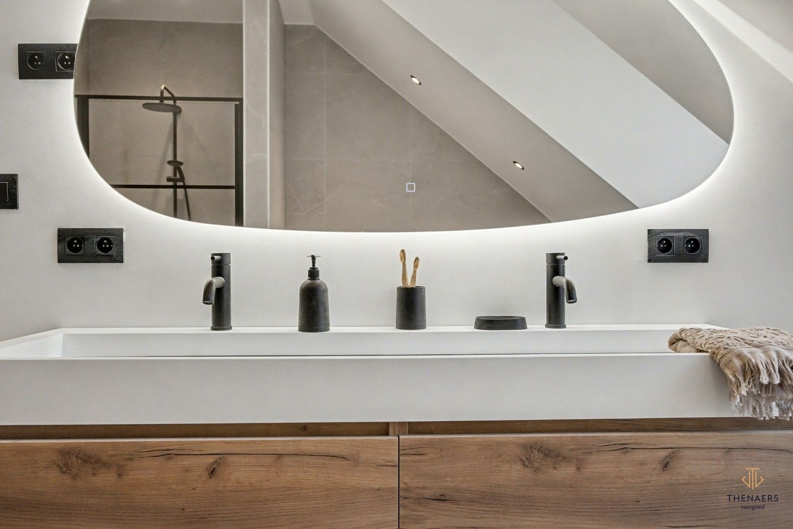 Nieuwbouwwoning met 3 slaapkamers en luxueuze afwerking. foto 25