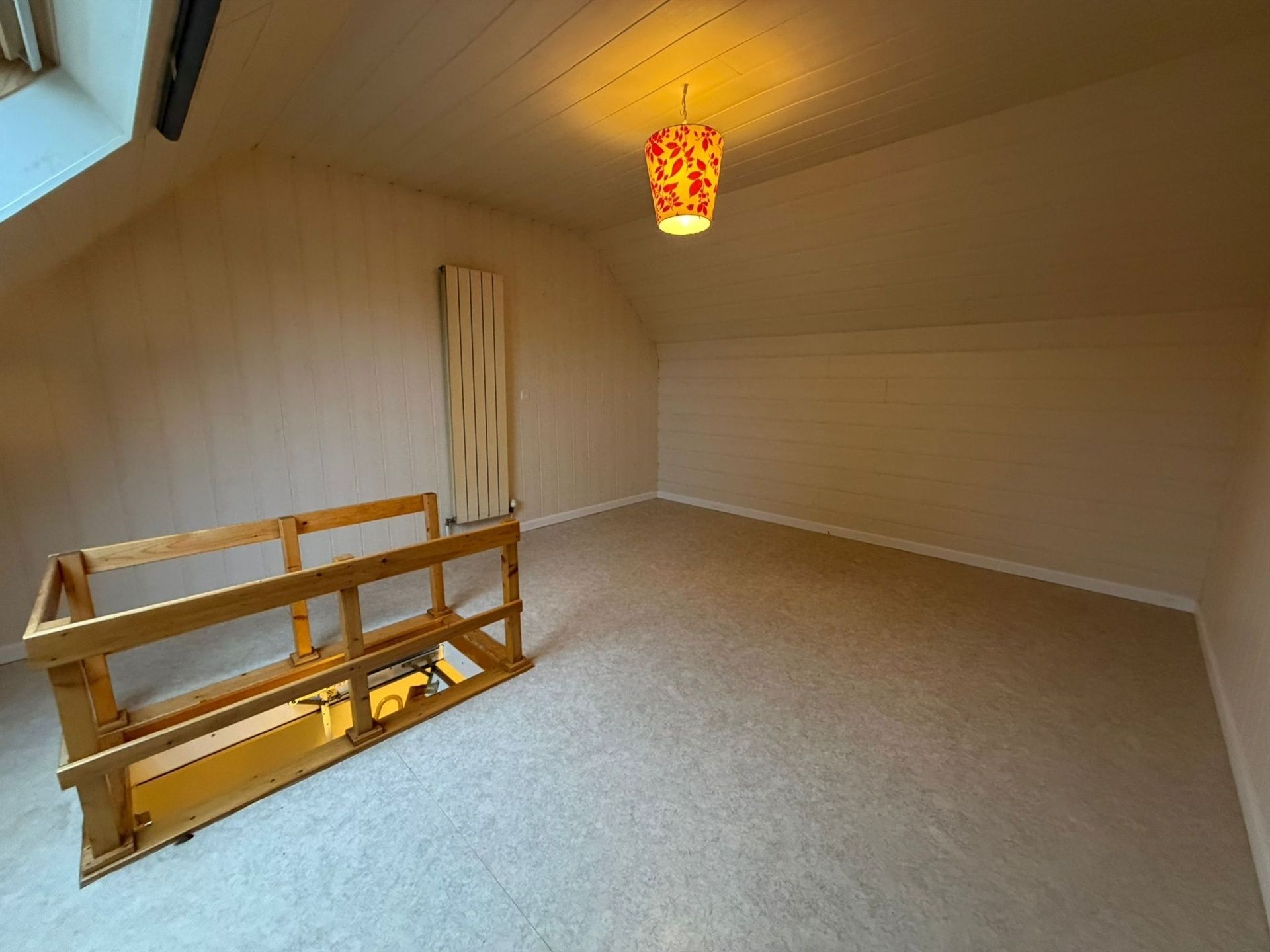 Duplex-appartement met extra zolderkamer + garagebox in het centrum! foto 16