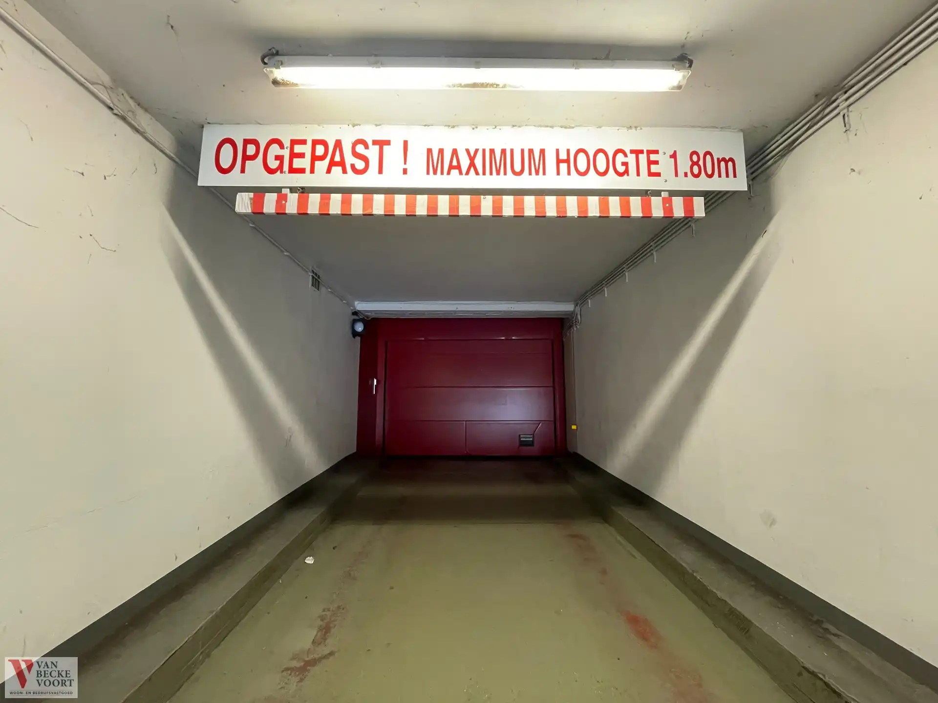 Centraal gelegen autostaanplaats foto 6