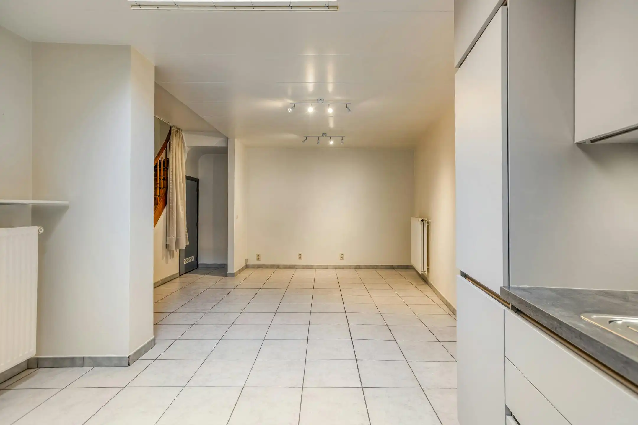 Instapklaar huis te koop in Ieper centrum foto 13