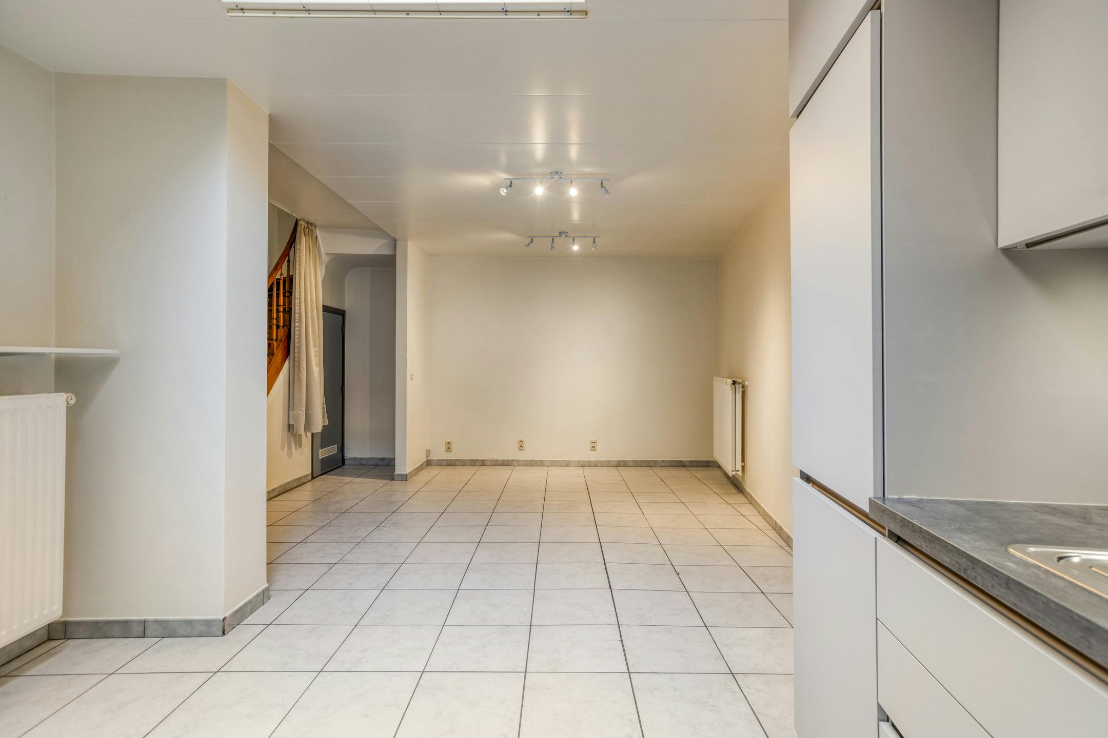 Instapklaar huis te koop in Ieper centrum foto 13