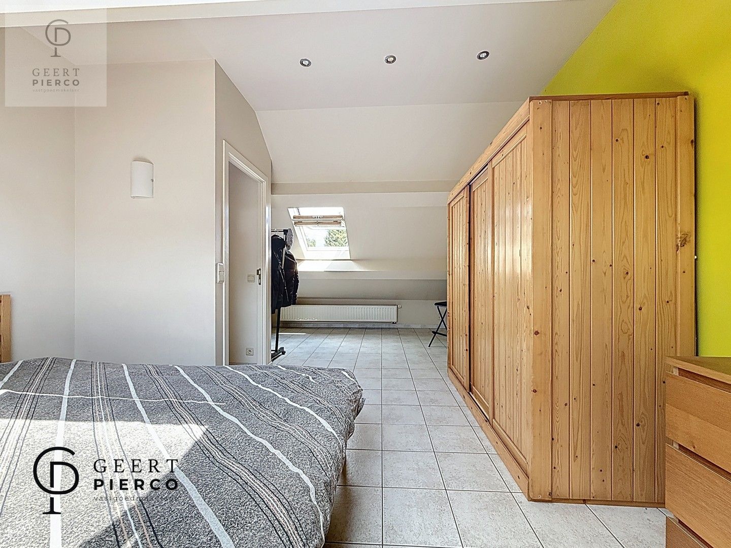 Knap gerenoveerd appartementsgebouw foto 32