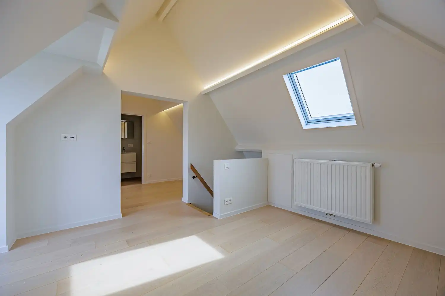 Exclusieve gerenoveerde koppelvilla vlak bij zee met 8 slaapkamers foto 31