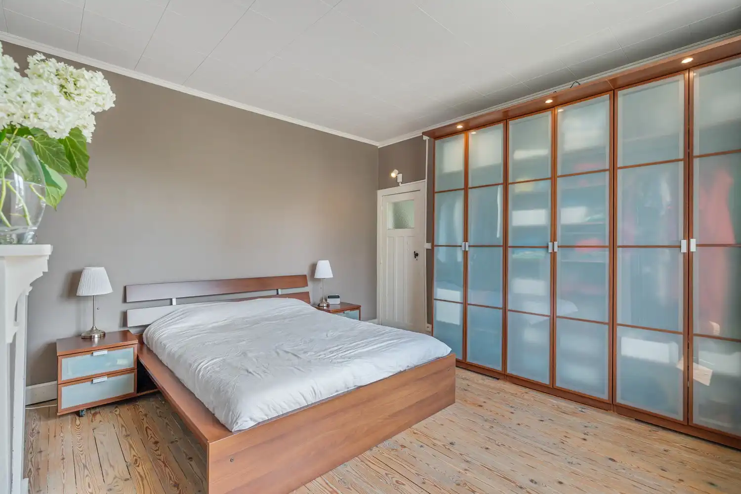 Karaktervolle gezinswoning met 4 slaapkamers in de gegeerde Matadiwijk foto 13