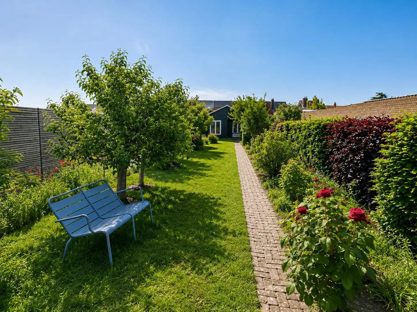 Stijlvol gelijkvloers appartement met private tuin nabij zee in De Haan. foto 16