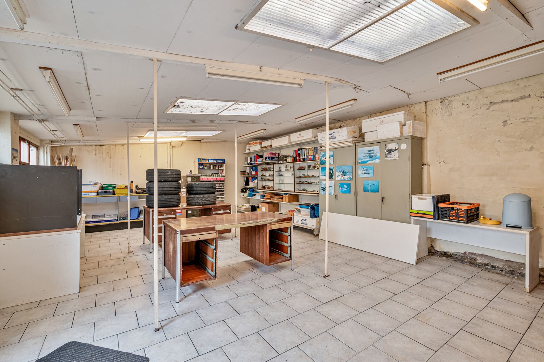 Ruime woning met bijgebouwen voor zelfstandige activiteit foto 26