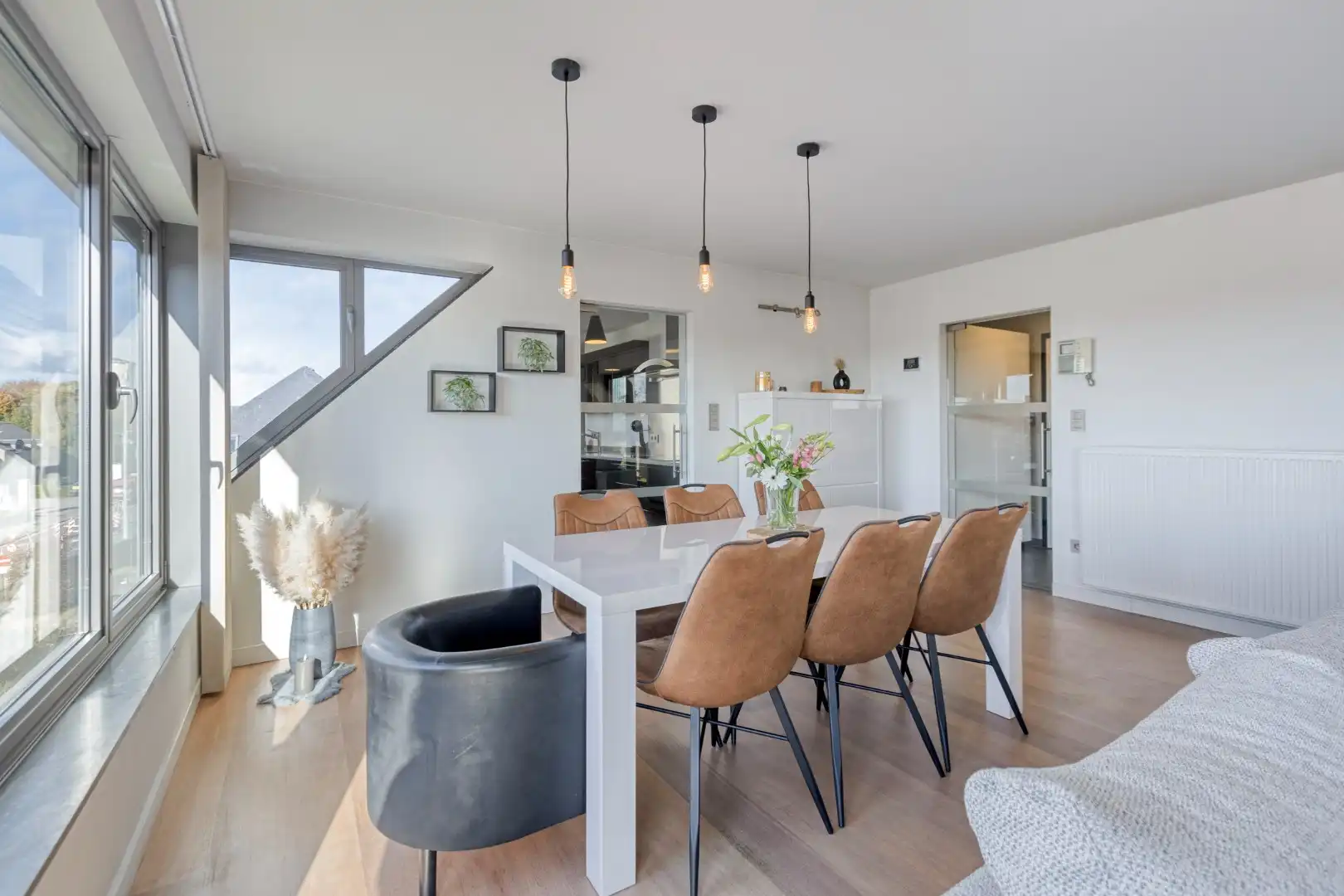 Ruim ingedeeld appartement met zonterrassen in het centrum. foto 5