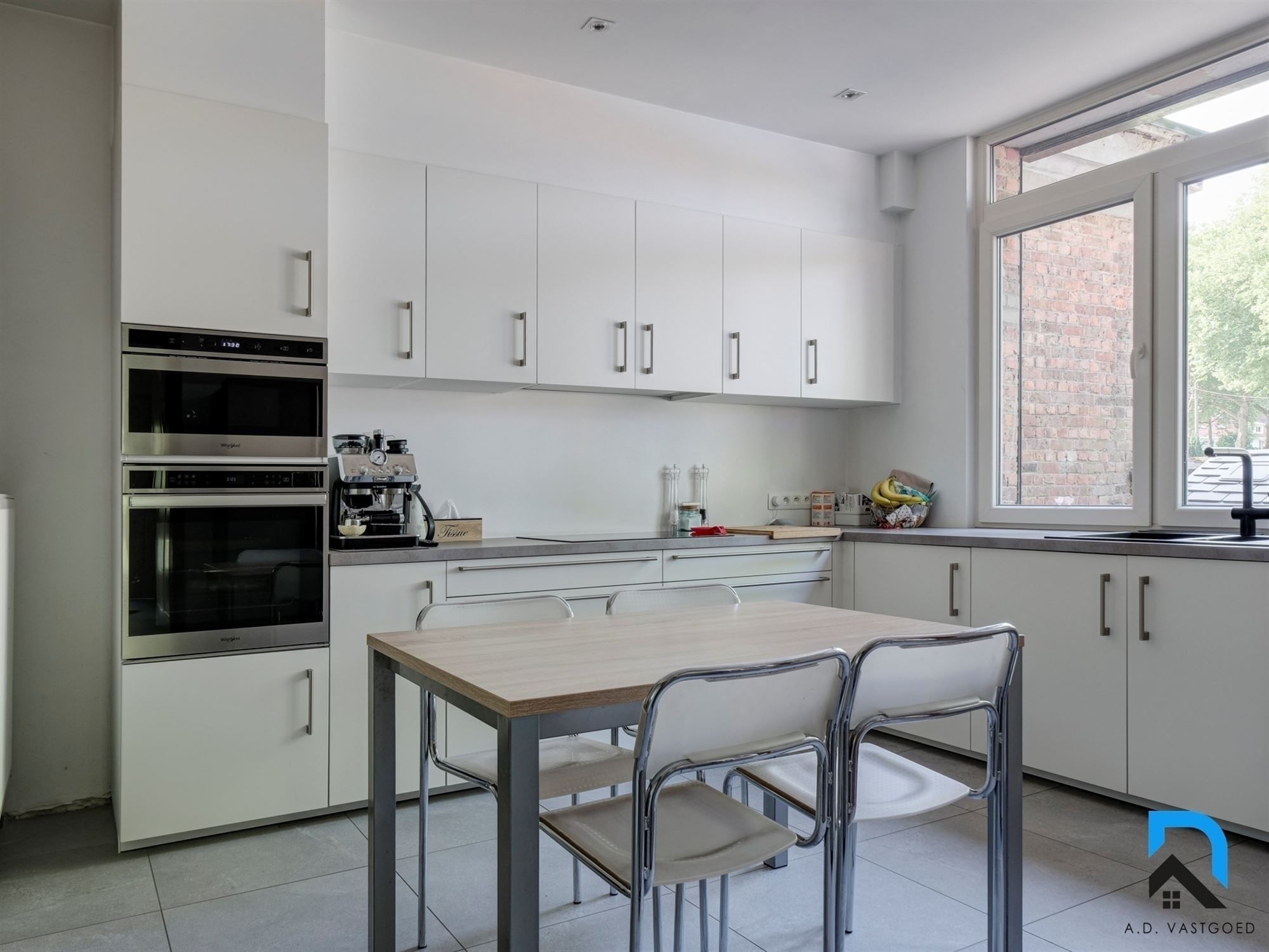 Woning met 5 slaapkamers op riant hoekperceel foto 7