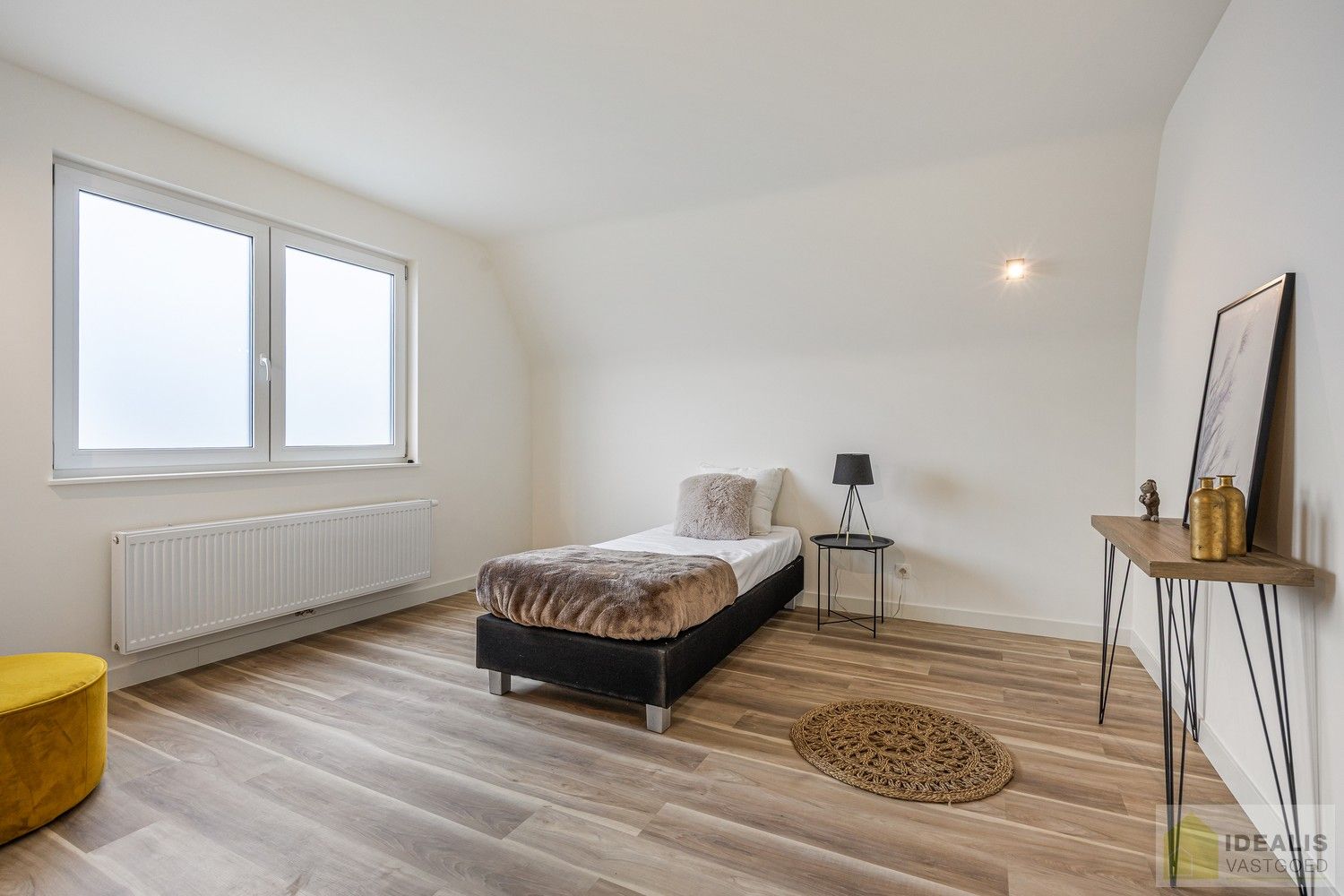 IDEALIS VASTGOED – Schitterend volledig vernieuwde woning met een heerlijke open leefruimte, luxe keuken, 3 ruime slaapkamers, een ruime luxueuze badkamer én een ruime wasplaats! Dit heerlijke huis bevindt zich op een volledig nieuw aangelegd perceel van 7a 88ca vlakbij het centrum van Hamont-Achel, op slechts enkele minuten van de Nederlandse grens - EEN MUST VISIT! - foto 34