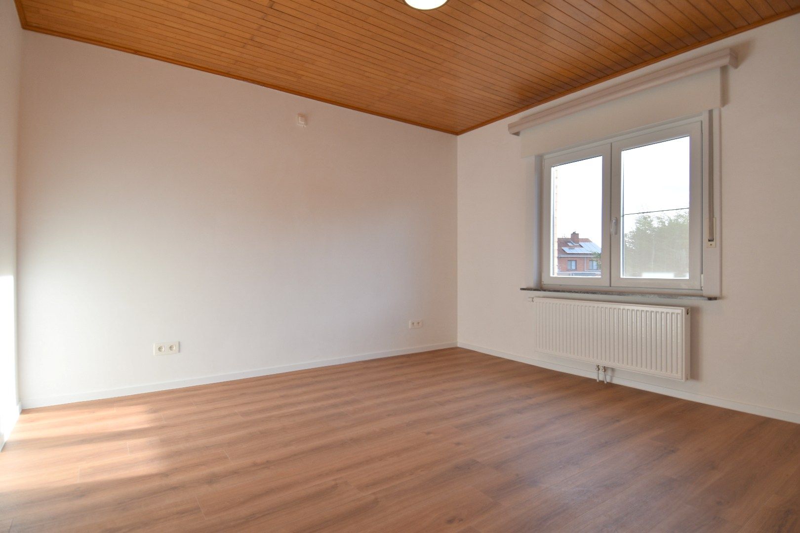 Volledig gerenoveerde woning met tuin en 3 slaapkamers foto 12