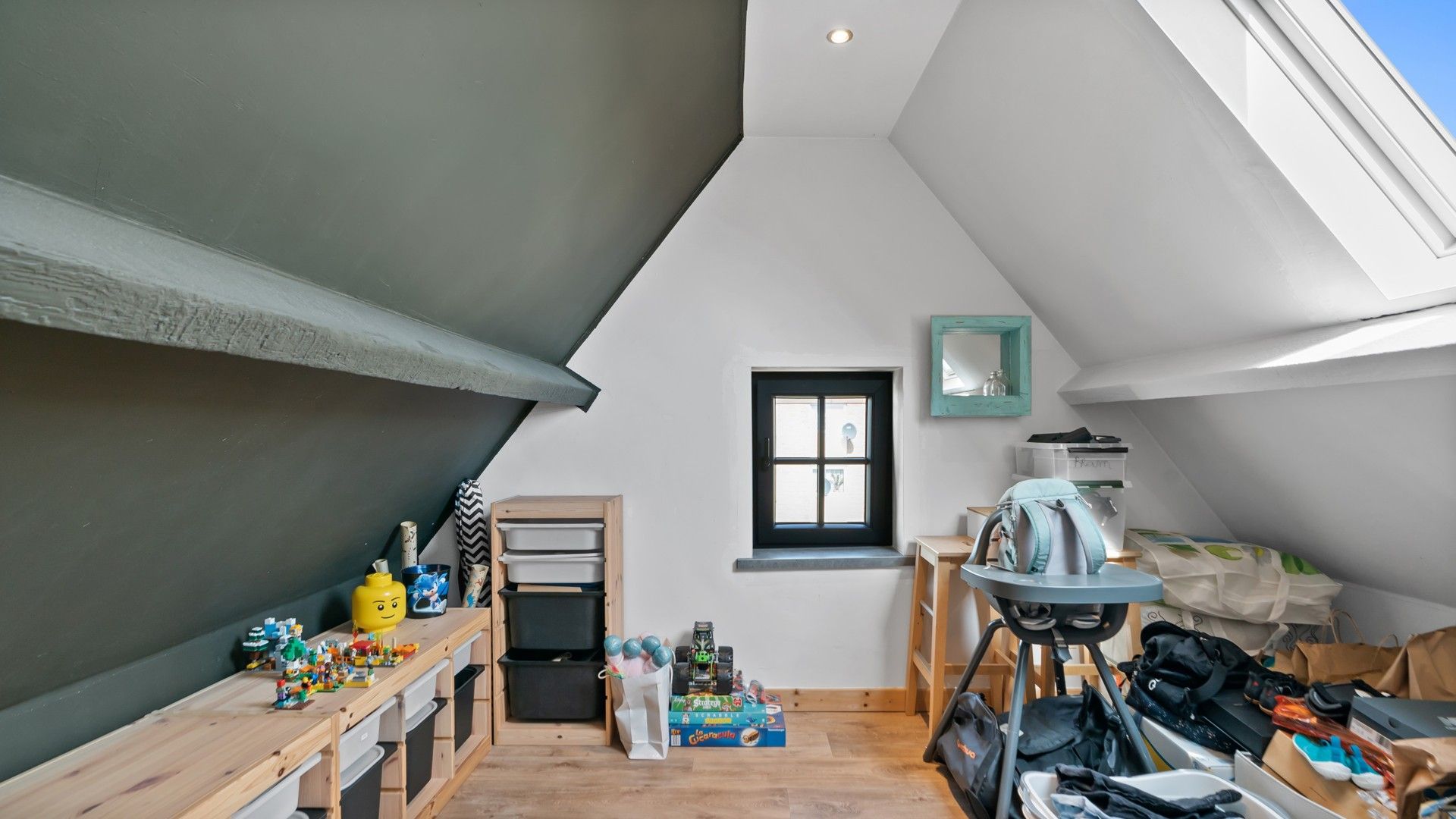 Instapklare en energiezuinige woning met 4 slpkrs in Genk foto 20