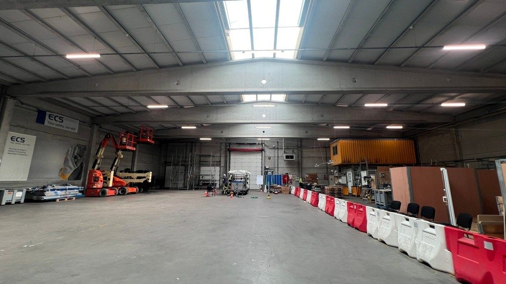 Loods met kantoren te huur in haven van Gent foto 2