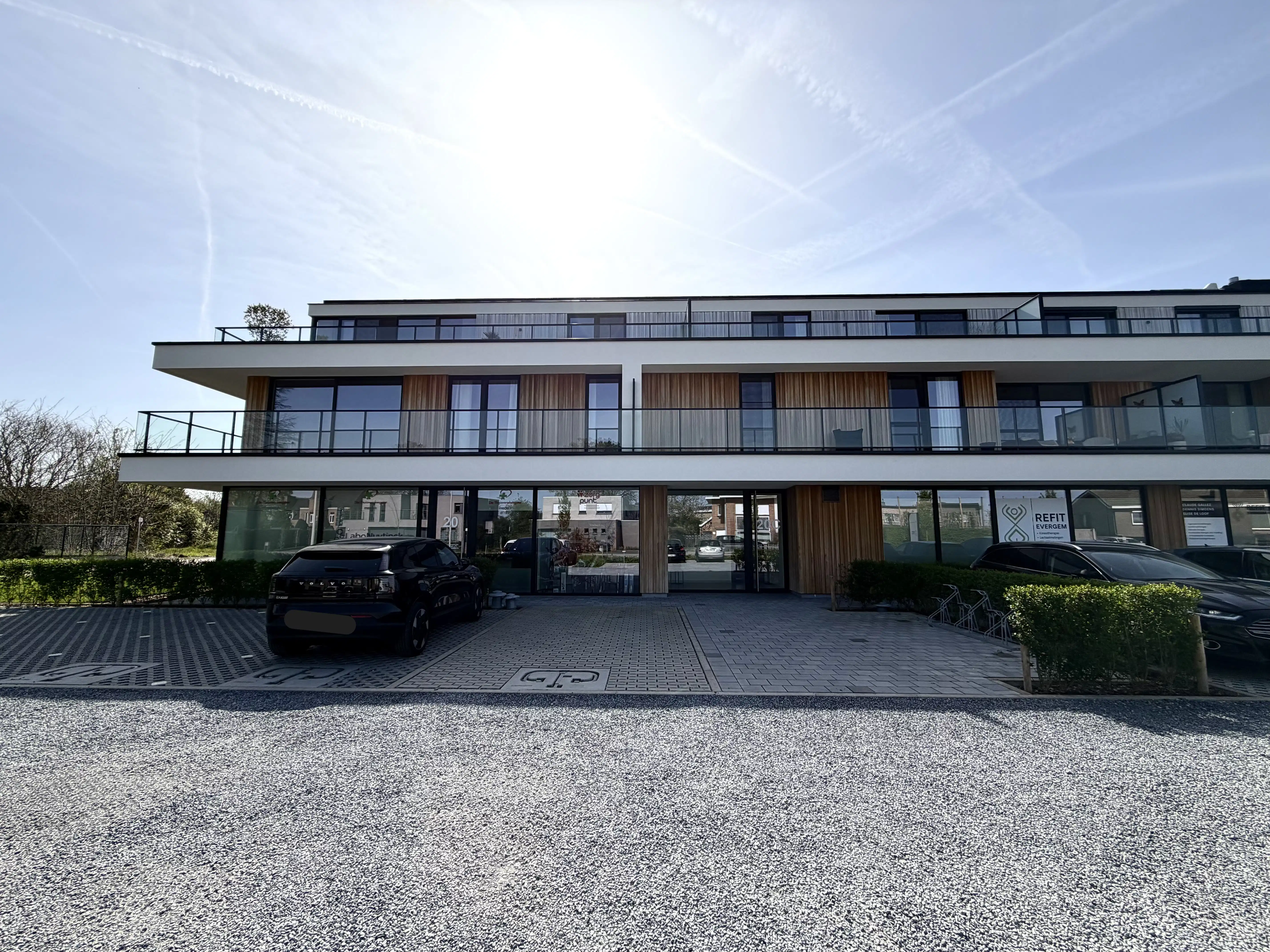 Recent appartement met twee slaapkamers te huur in Evergem foto {{pictureIndex}}