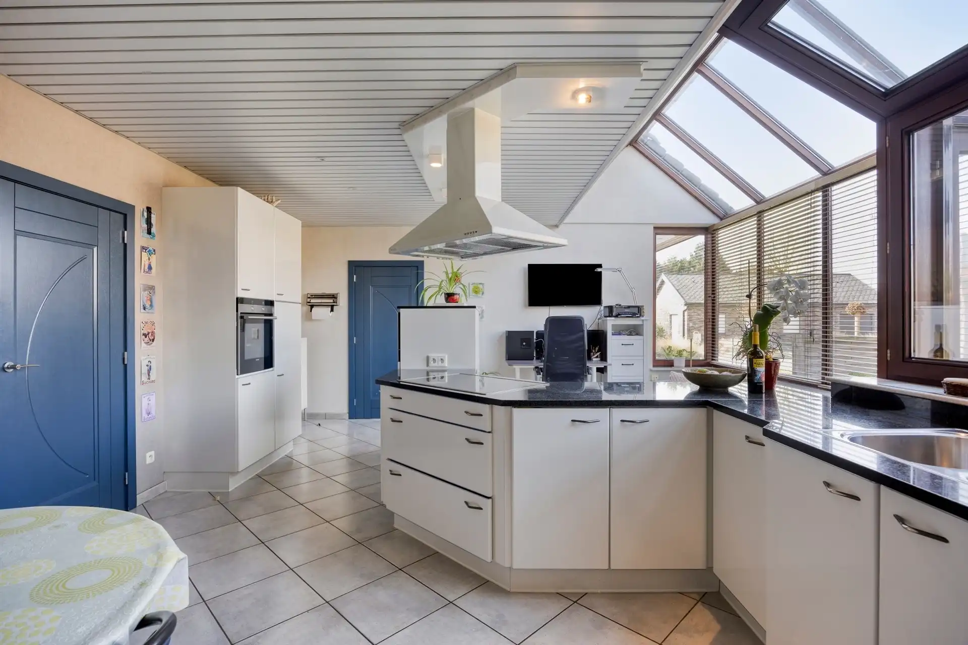 Villa in doodlopende straat foto 7